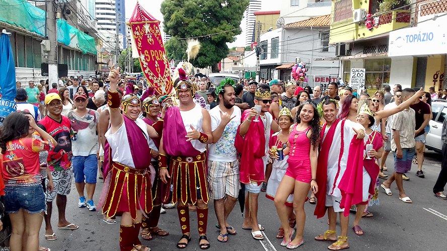 Prefeitura firma parceria com Bloco Império Romano para promover o primeiro grito de carnaval sustentável