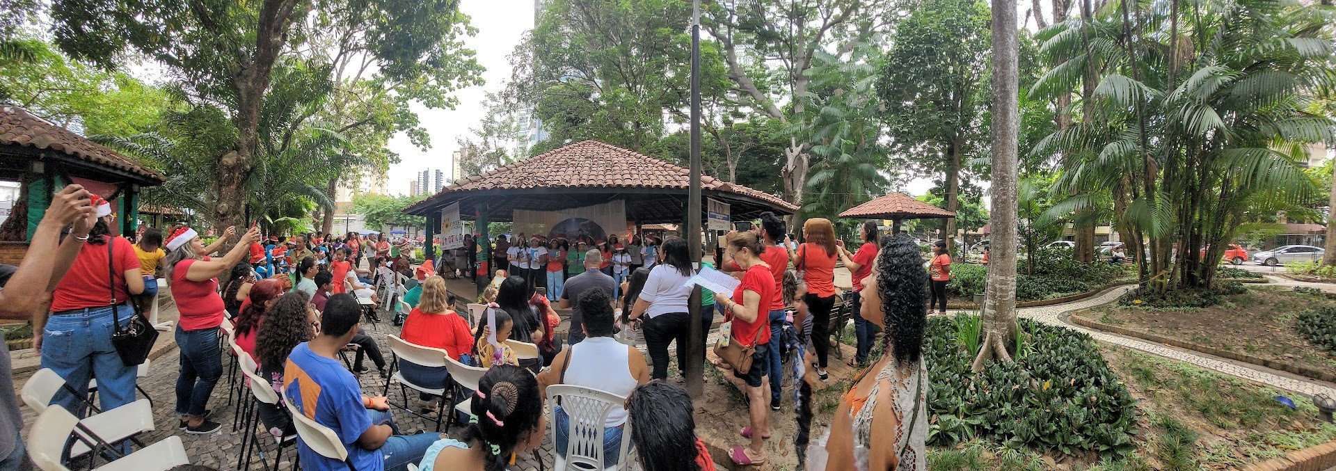 Estudantes e servidores de escolas municipais participam de cantata com inclusão e canções regionais