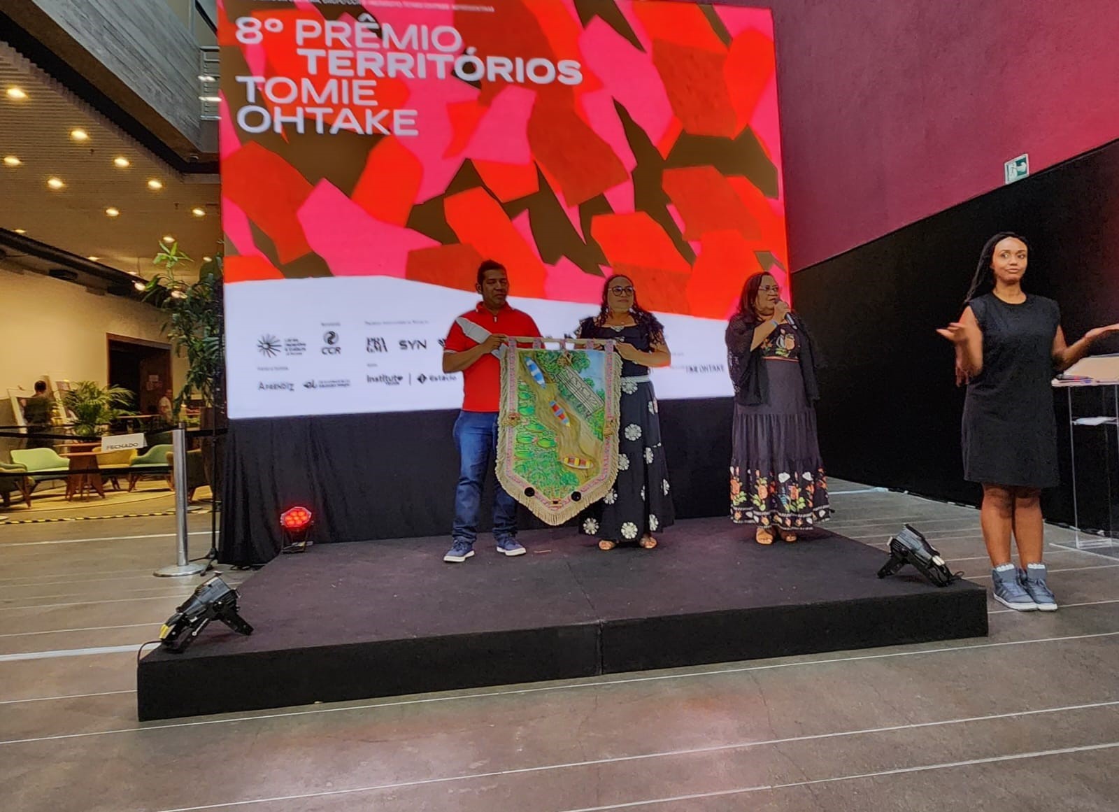 Escola do Aurá recebe prêmio do Instituto Tomie Ohtake referente às melhores práticas pedagógicas do Brasil