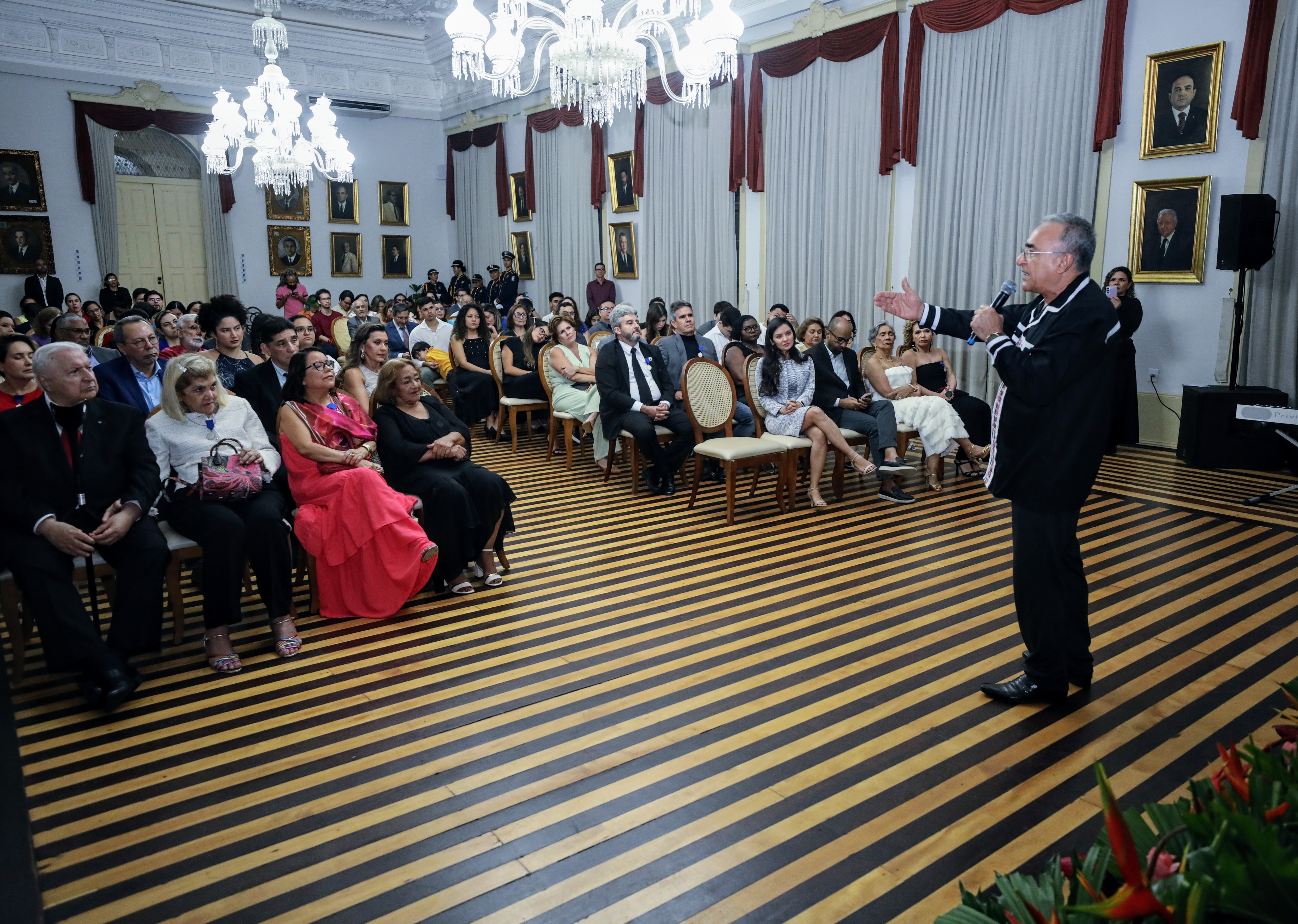 Prefeitura concede a medalha Francisco Castelo Branco a 20 personalidades de Belém