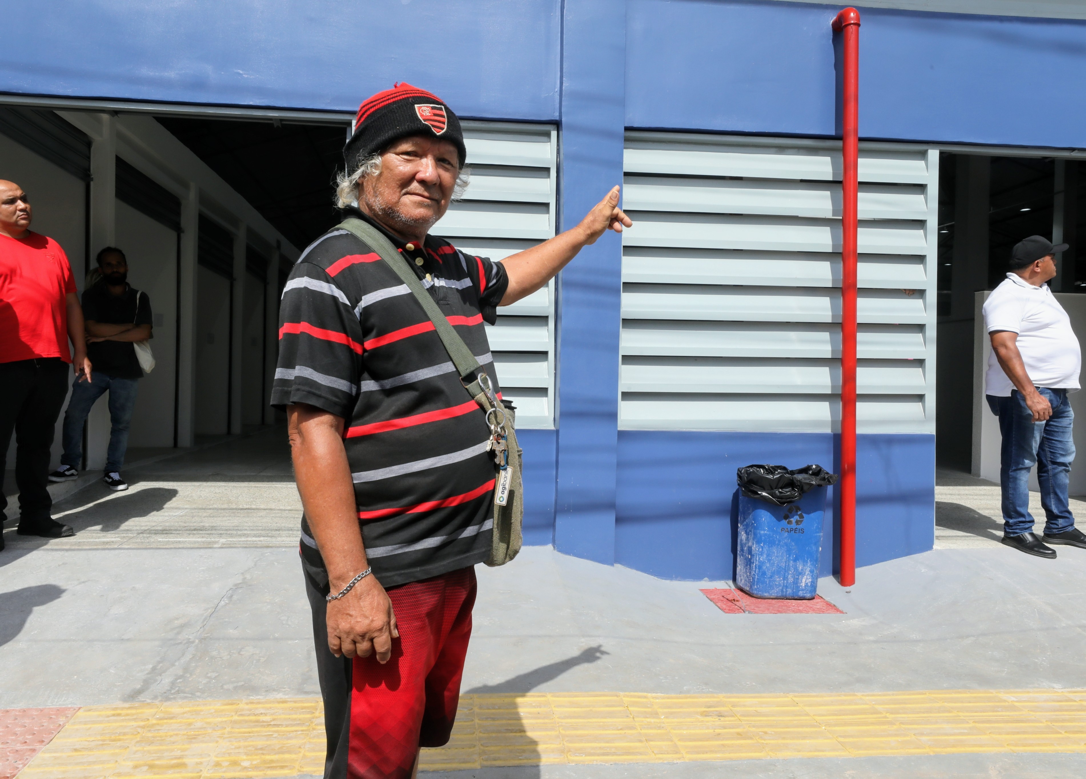 Trabalhadores comemoram reforma e modernização Mercado da Terra Firme entregue nesta quinta, 26