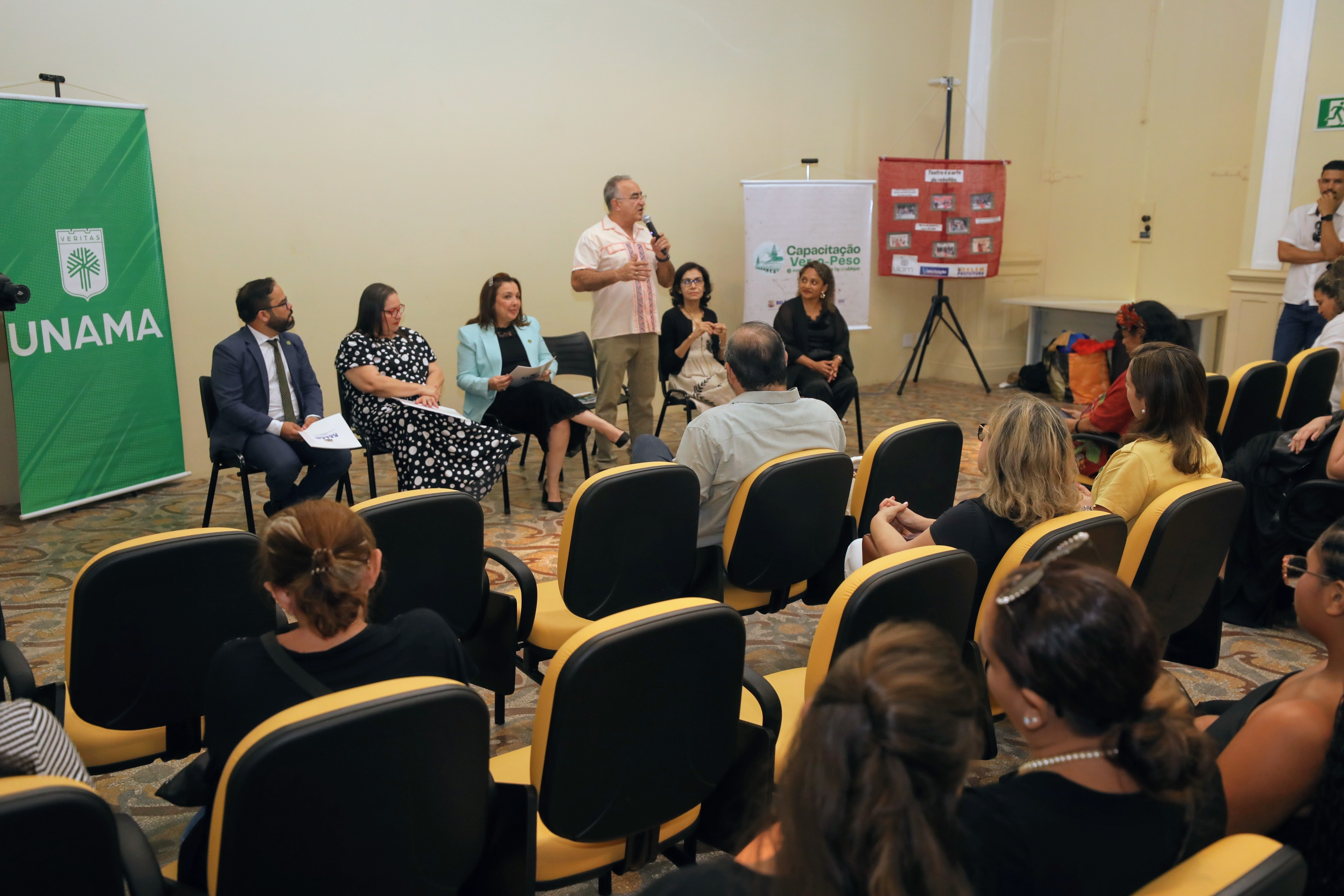 Trabalhadores do Ver-o-Peso recebem formação em Gestão de Negócios, Relações Internacionais e Gastronomia
