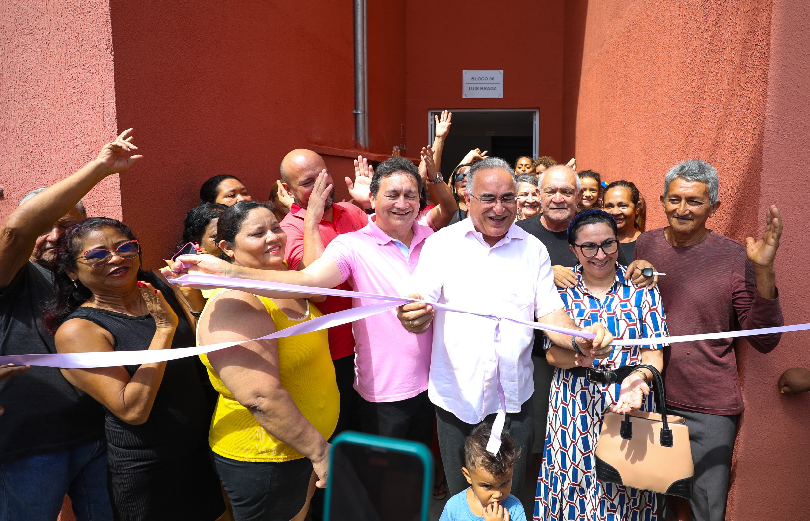 Prefeitura de Belém entrega 64 apartamentos e realiza sonho de famílias, após 16 anos de espera