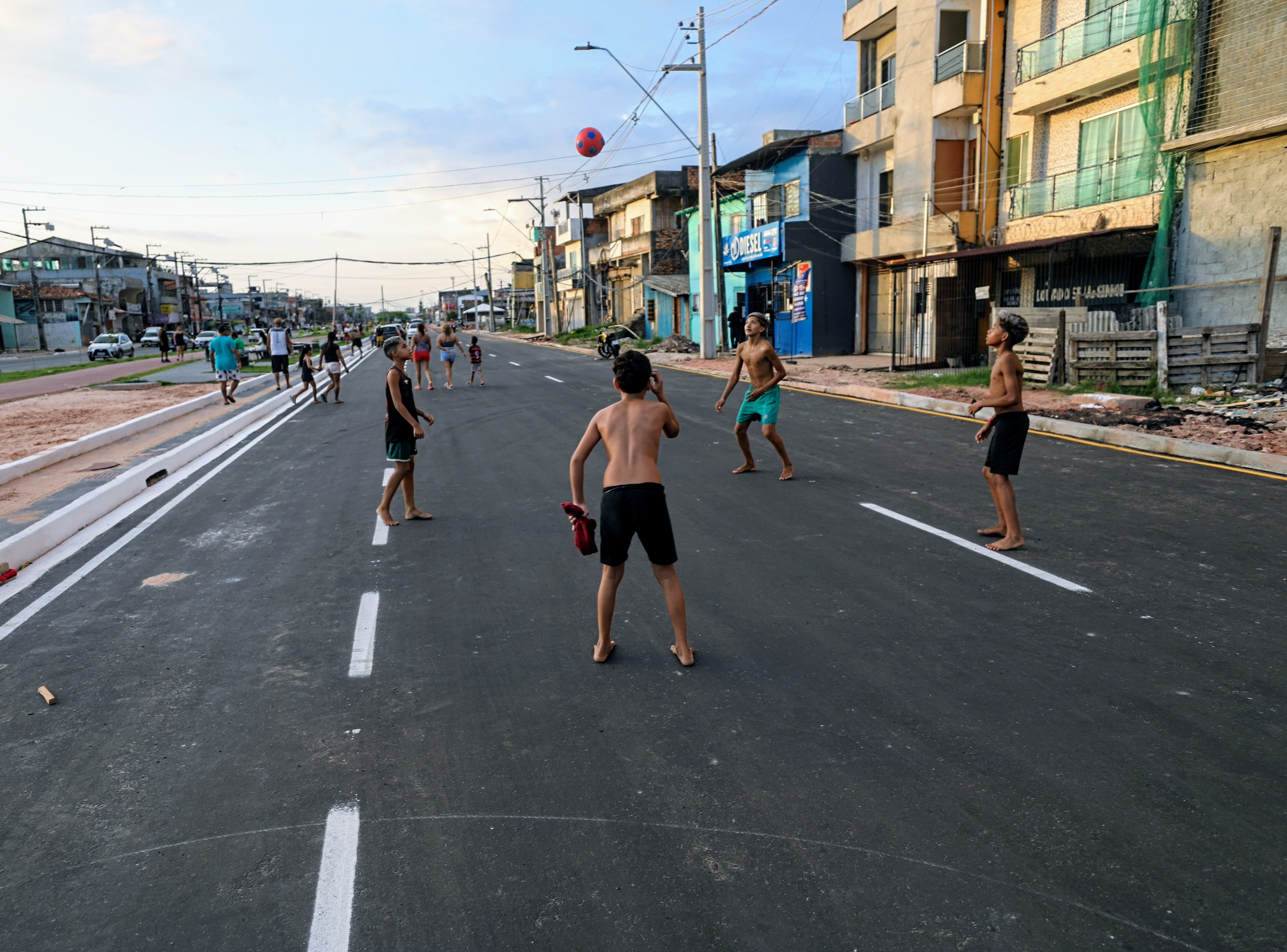 Urbanização da avenida Bernardo Sayão é entregue para a população