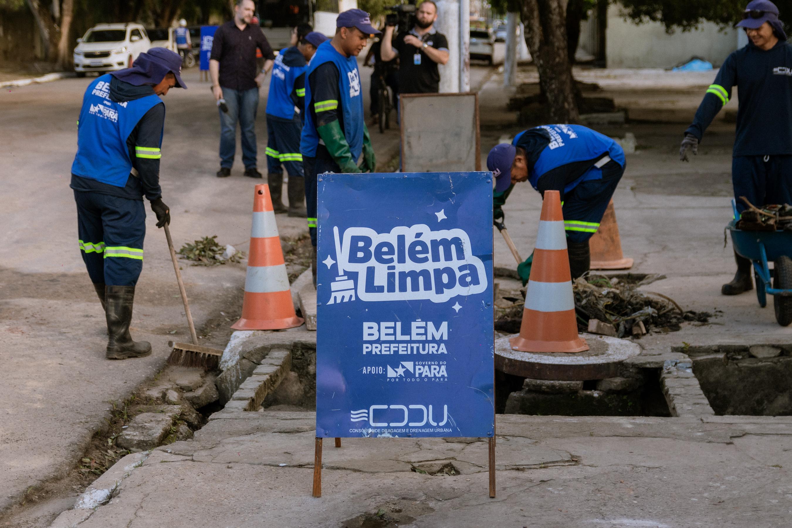 Prefeitura realiza desobstrução do Canal da Pirajá