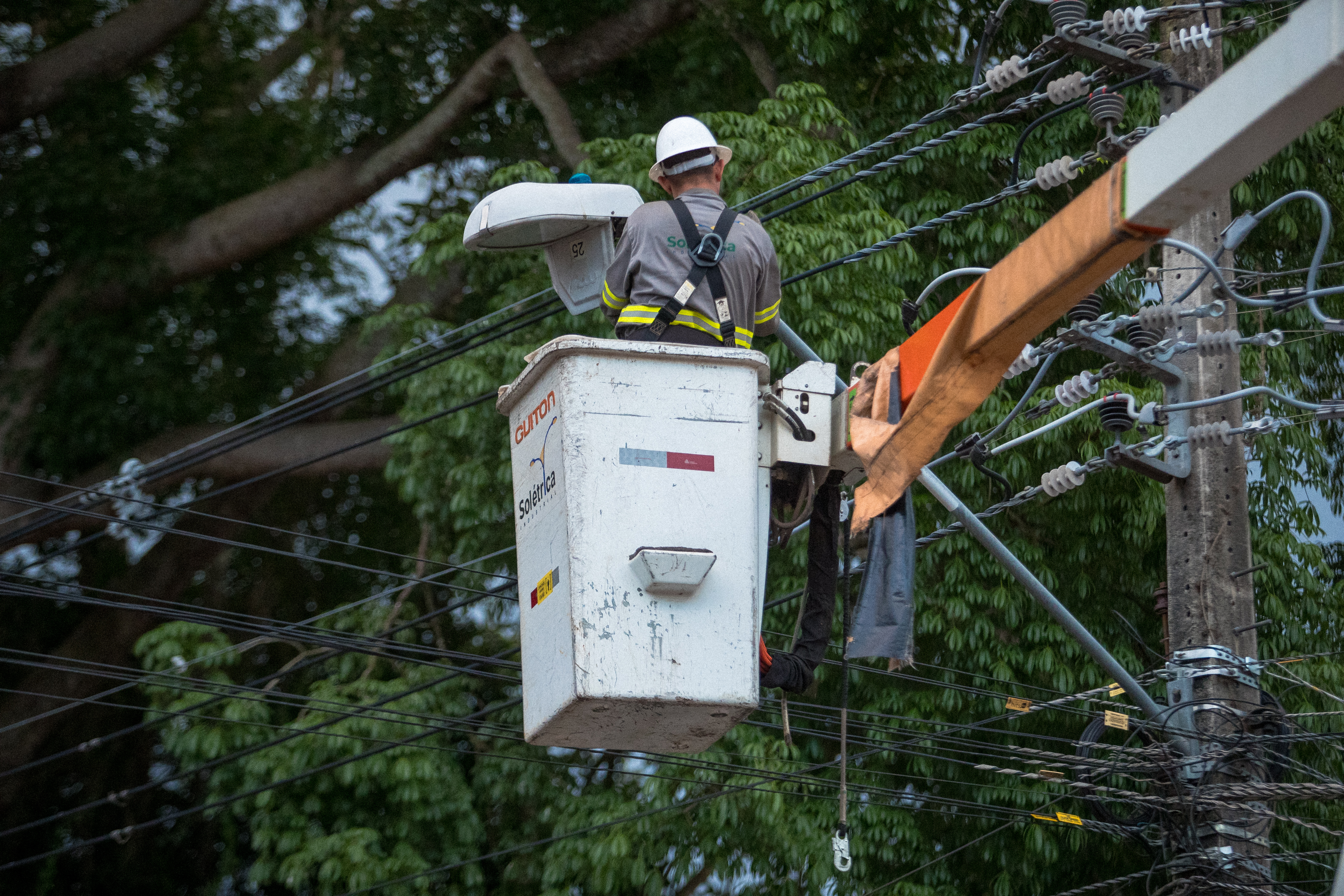 Megaoperação moderniza iluminação pública em 40 pontos de Belém