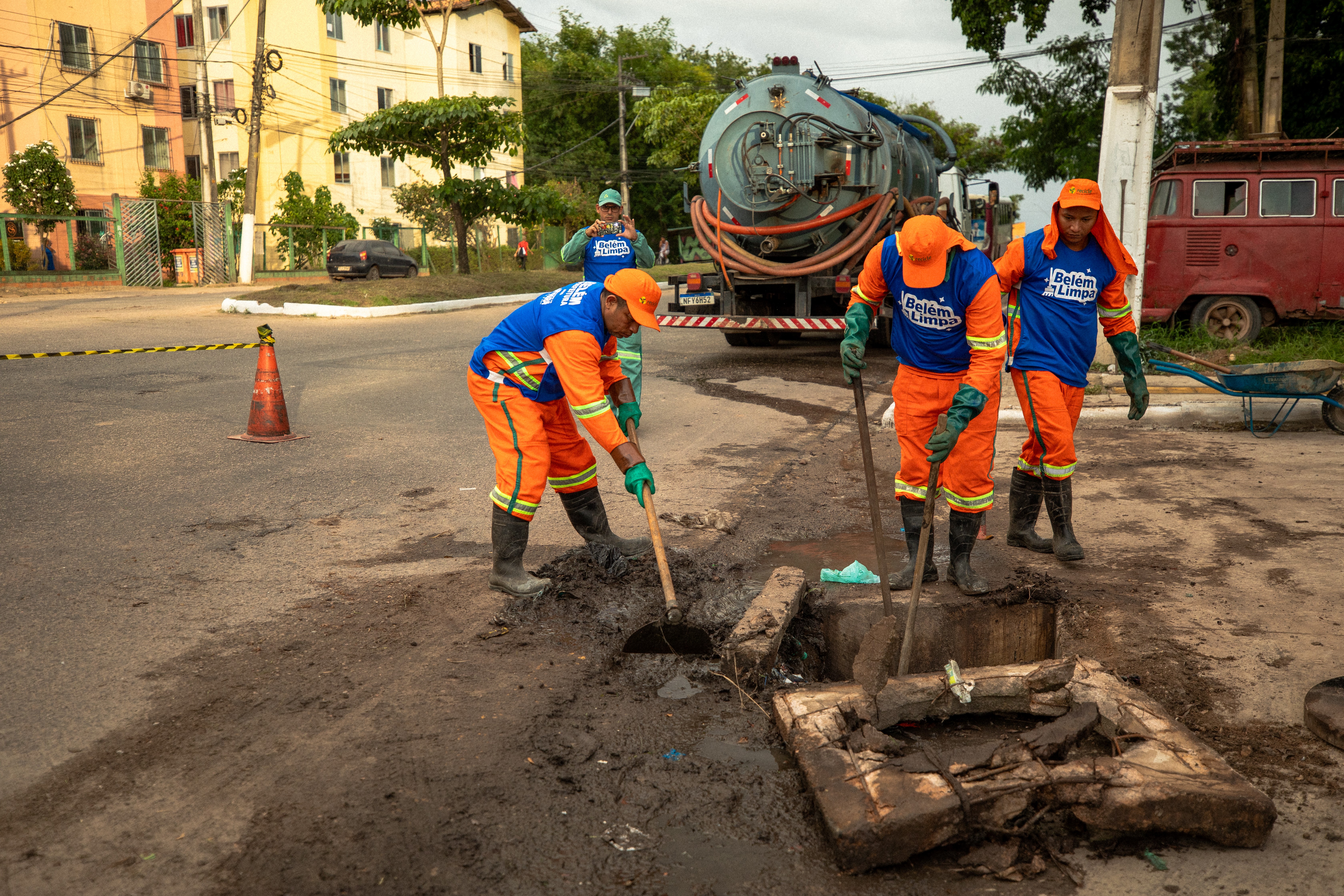 Megaoperação moderniza iluminação pública em 40 pontos de Belém