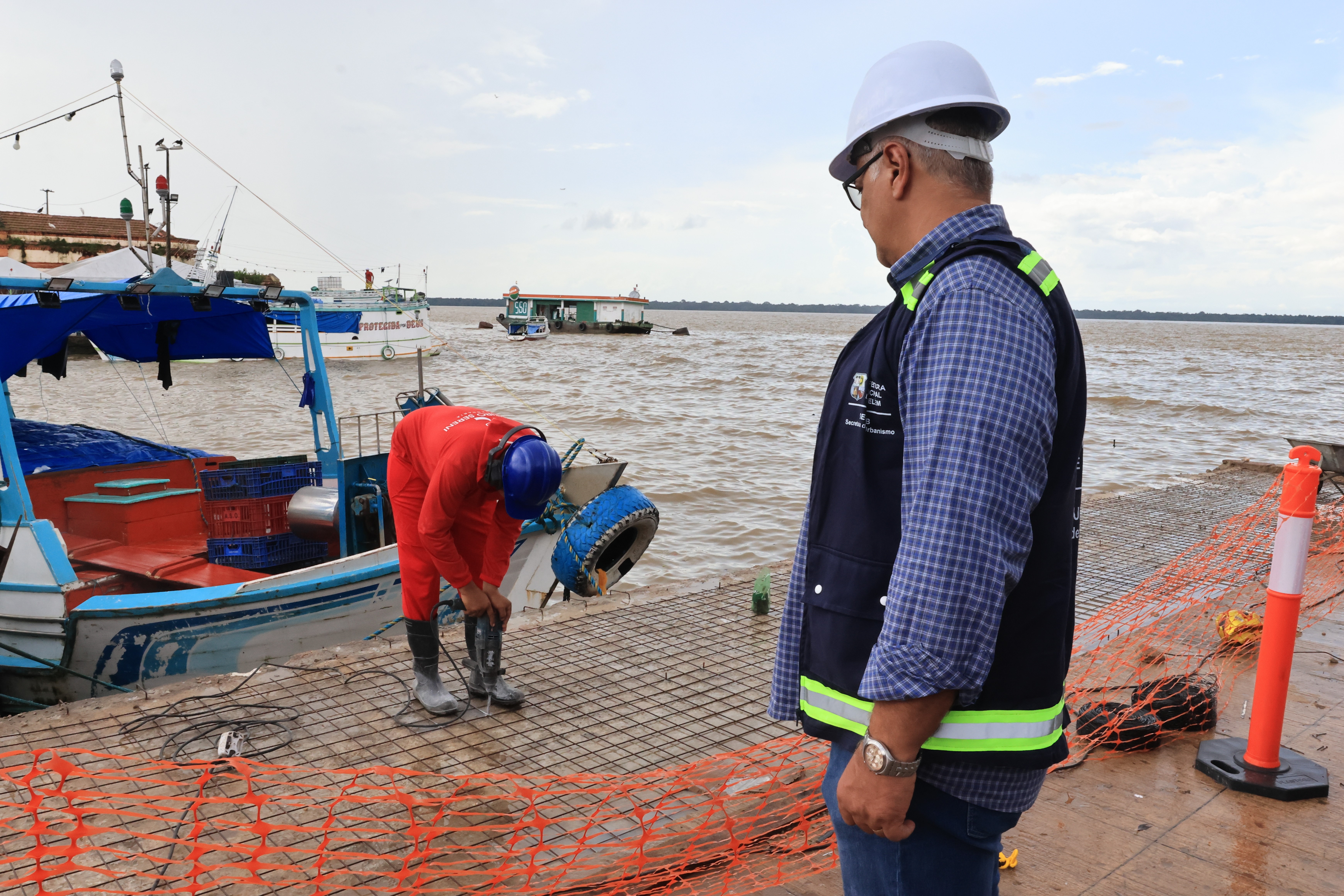 Comitiva da Itaipu Binacional visita obras do Complexo do Ver-o-Peso
