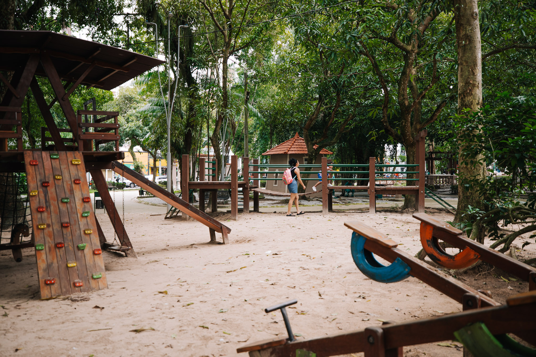 Aniversário da Praça Batista Campos tem festa e distribuição de mudas