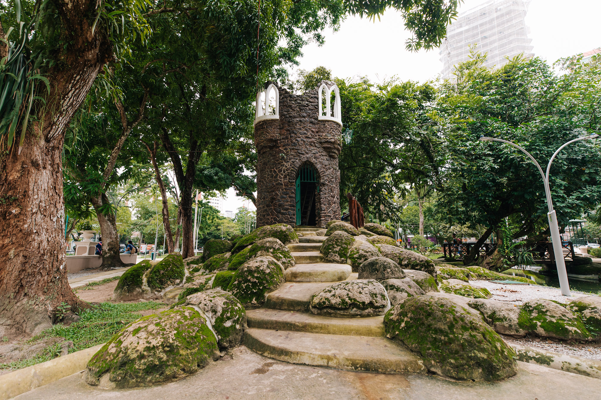 Aniversário da Praça Batista Campos tem festa e distribuição de mudas