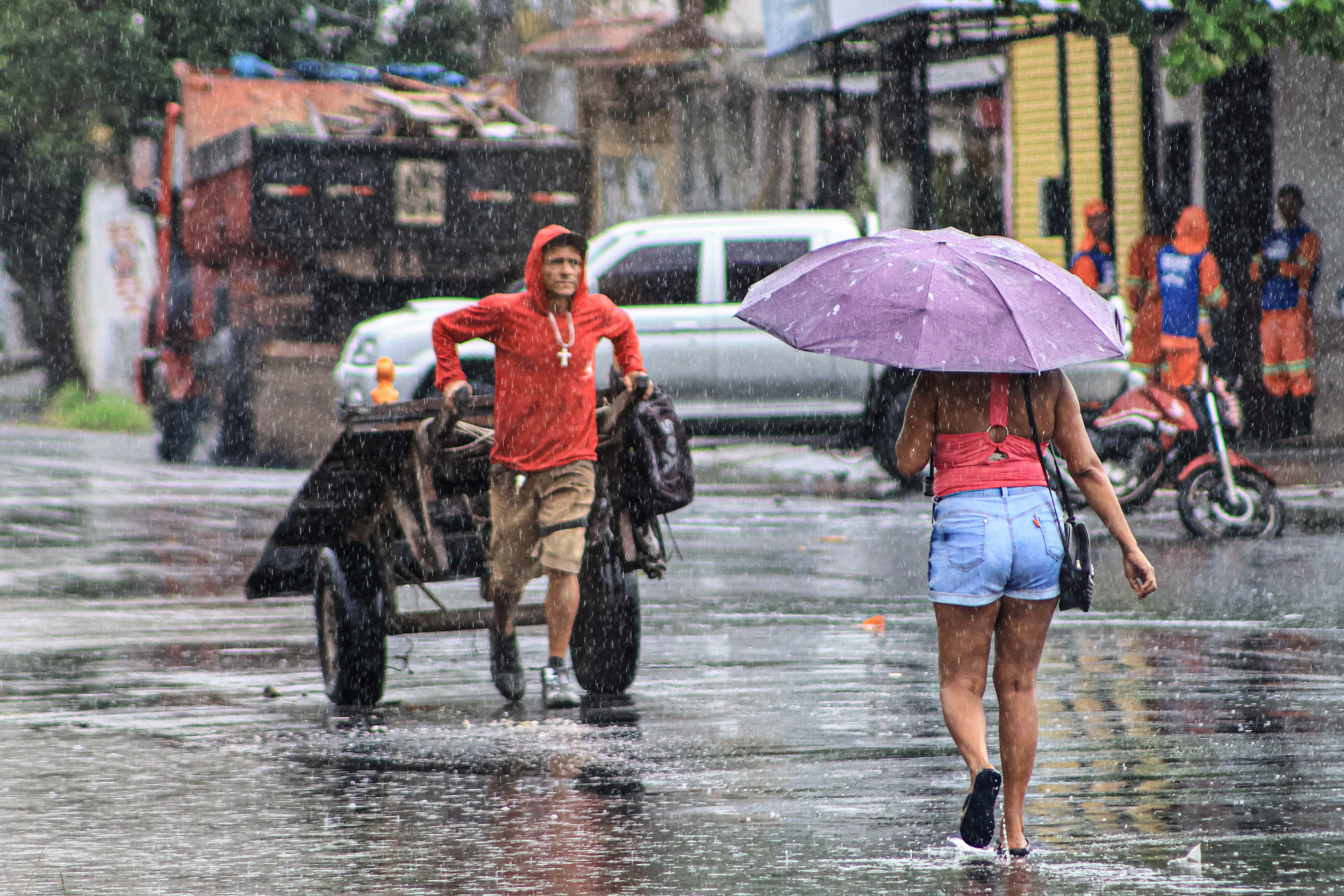 Prefeitura alerta para chuvas fortes e alta da maré  nos próximos dias