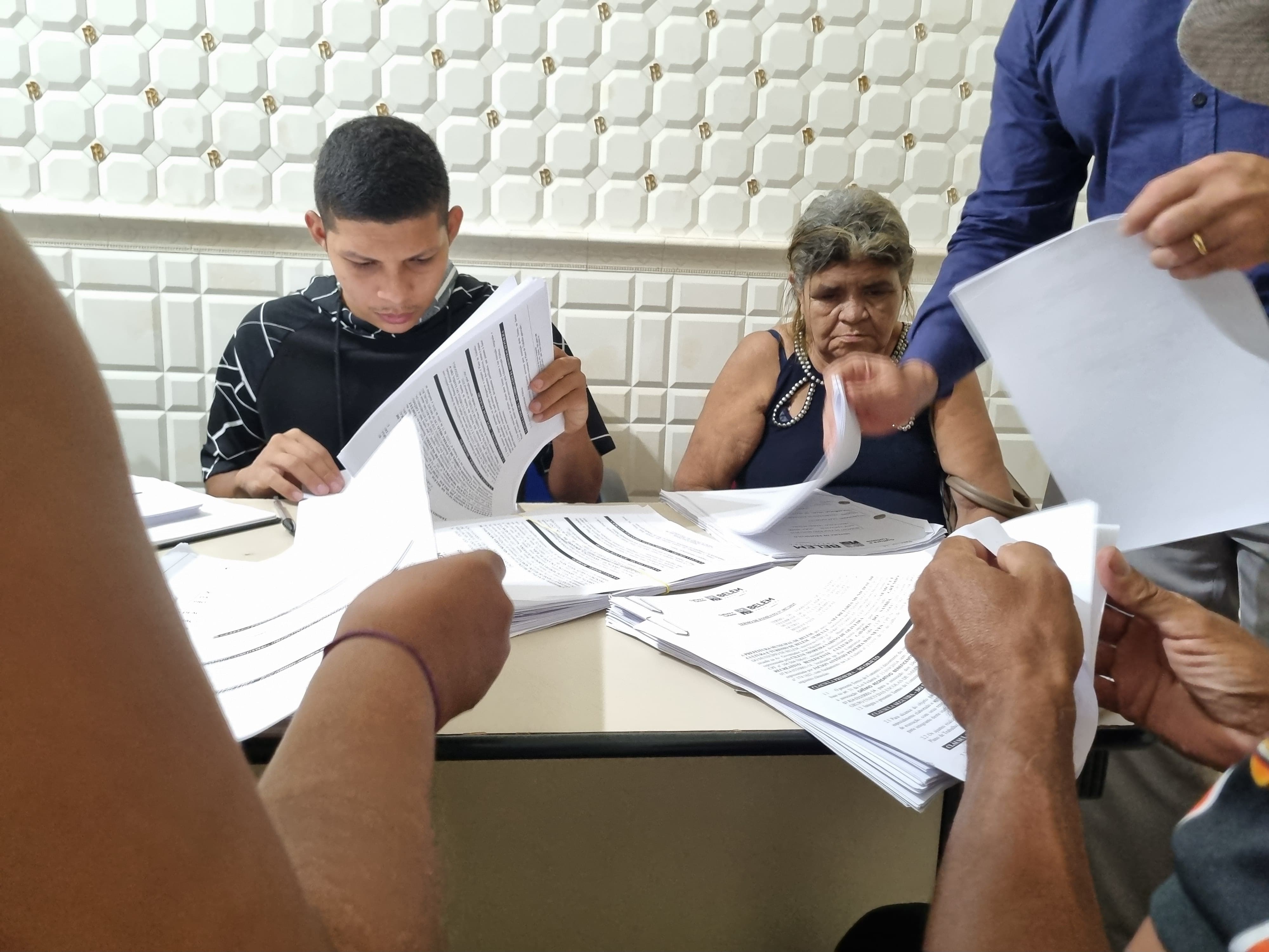 Prefeitura inicia repasse das subvenções às escolas de samba
