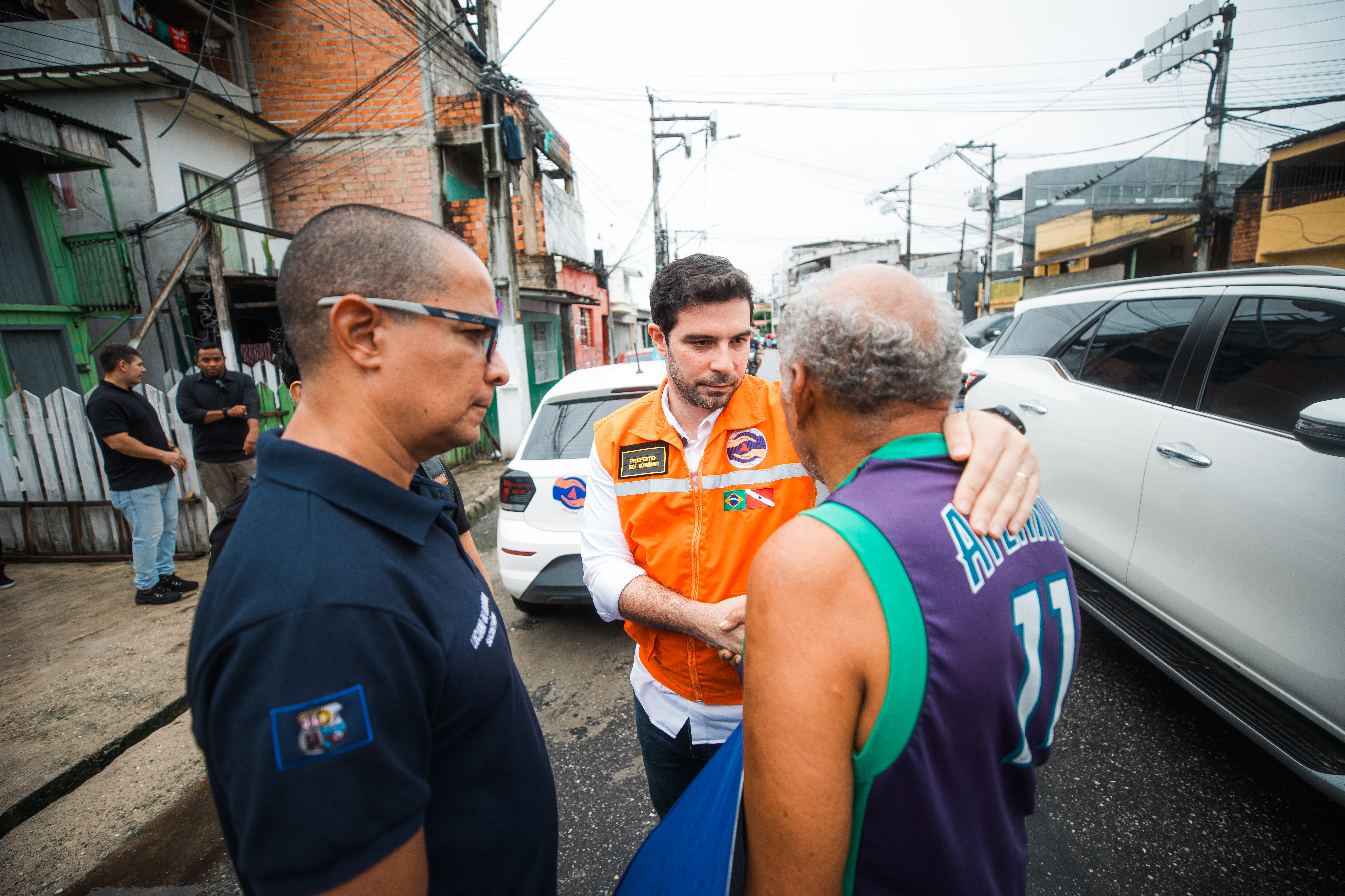 Prefeitura garante assistência a famílias vítimas de incêndio