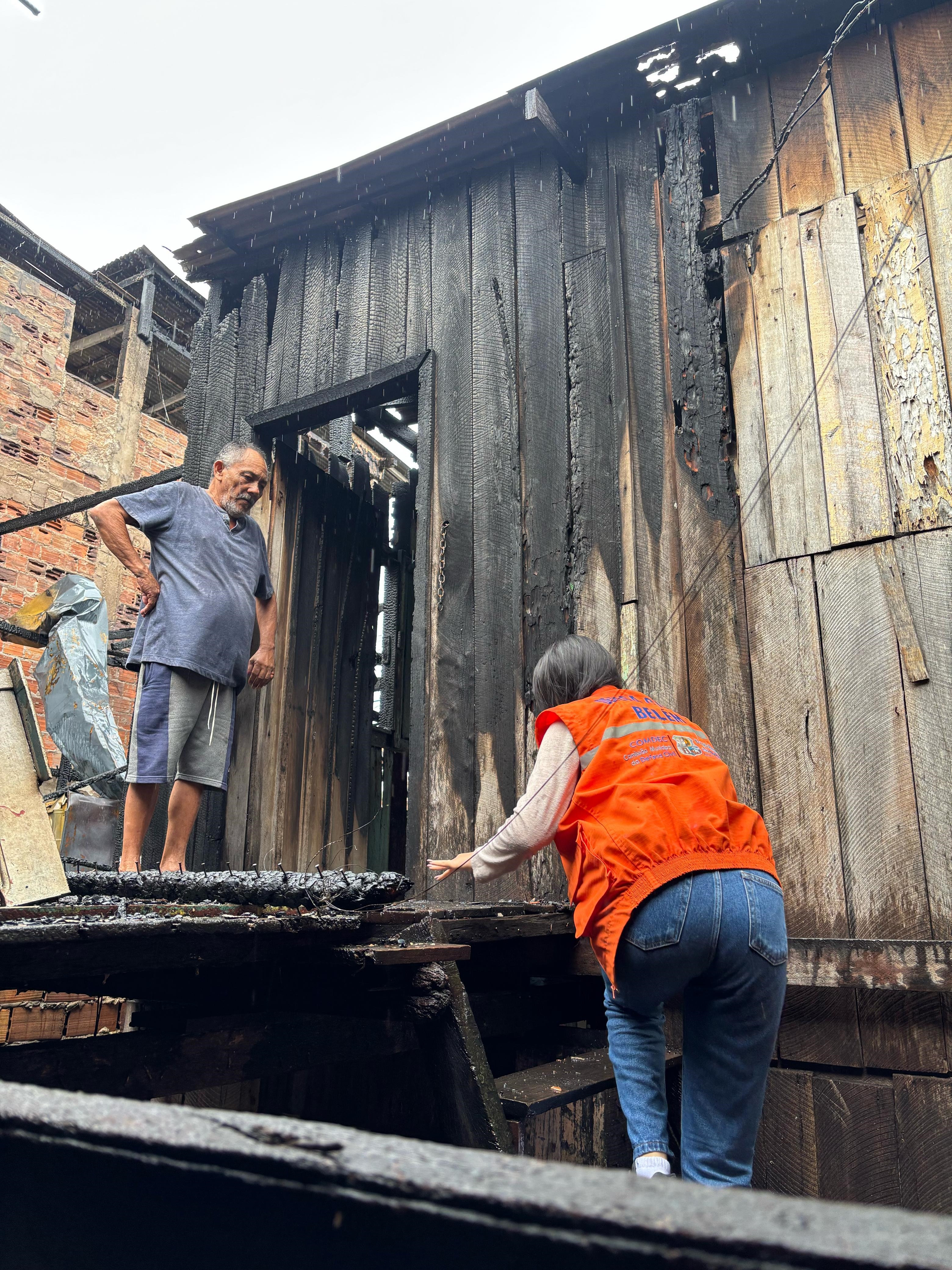 Prefeitura garante assistência a famílias vítimas de incêndio
