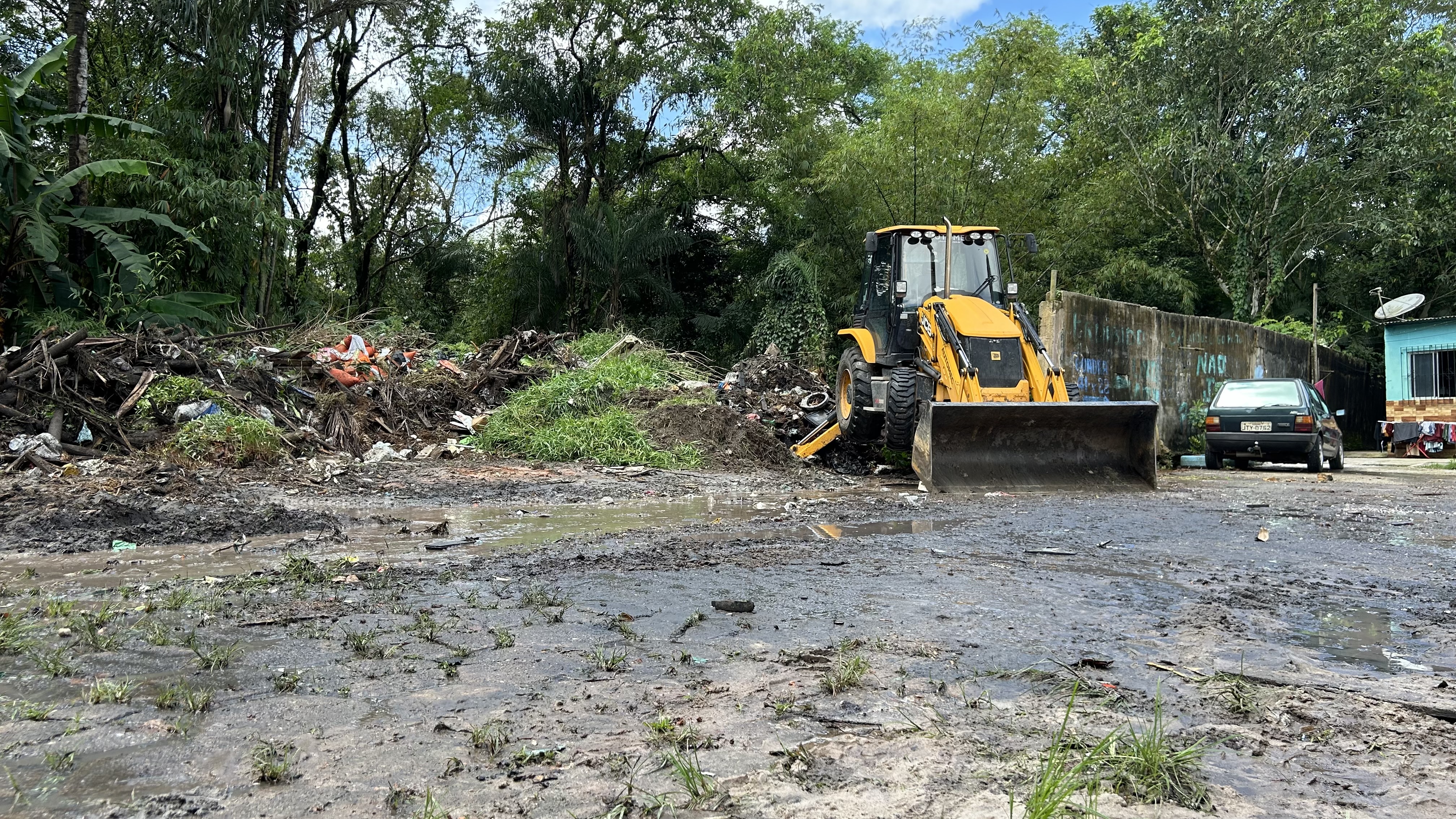Prefeitura começa combate ao lixo nos arredores do Aeroporto de Belém