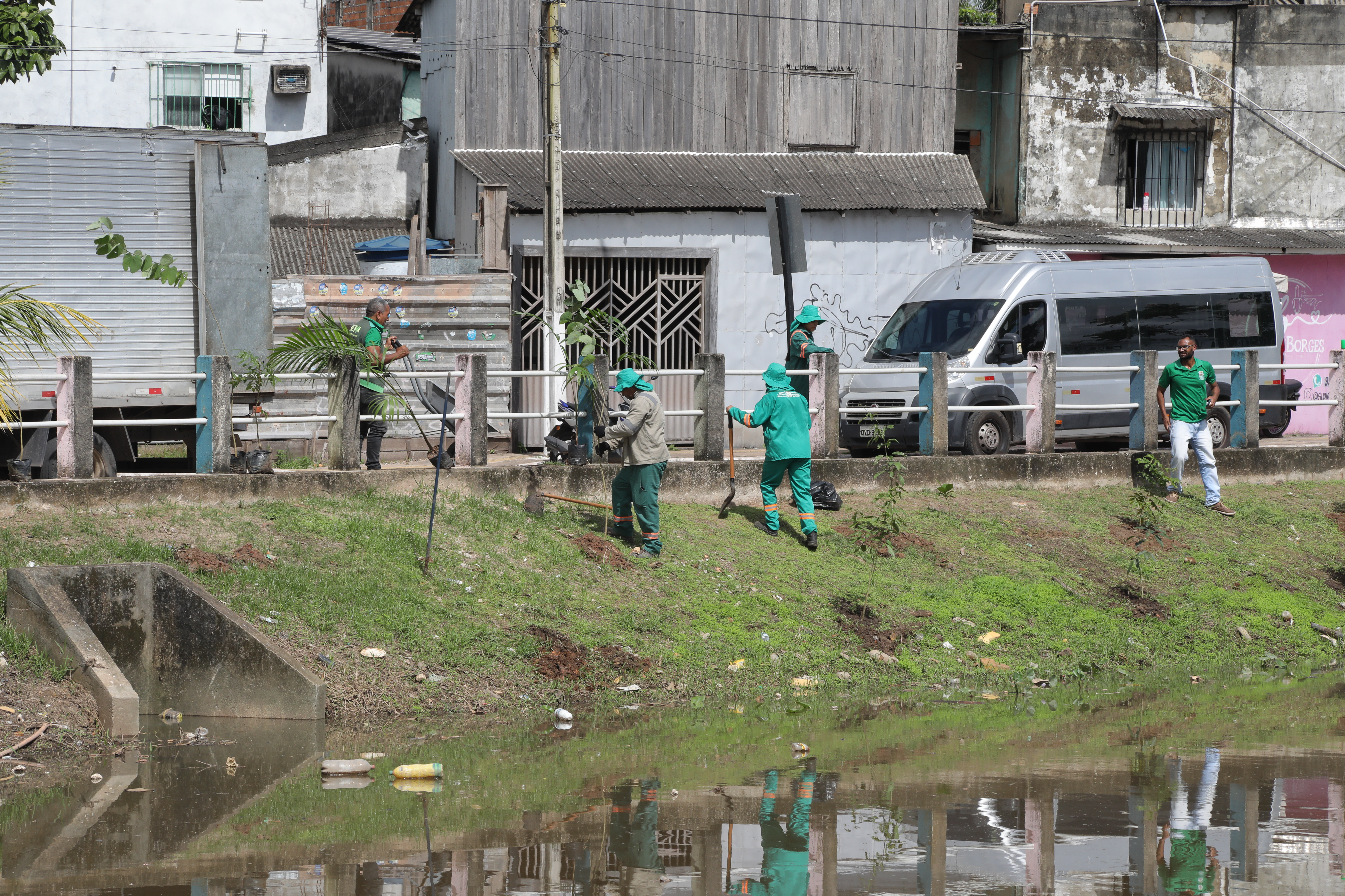 Arborização no Tucunduba começa com o plantio de 500 mudas