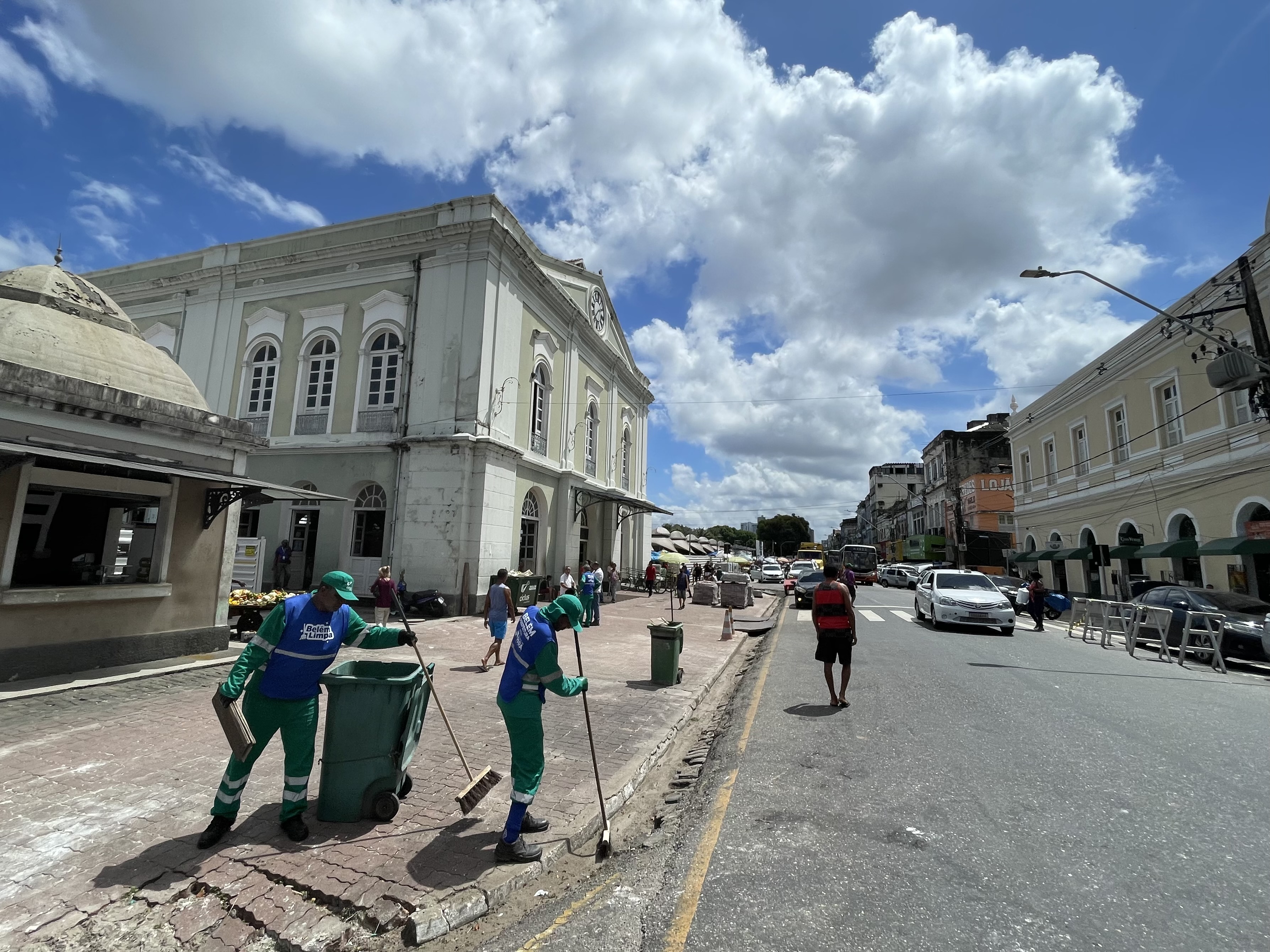 Ver-o-Peso celebra aniversário com reforço na limpeza e organização