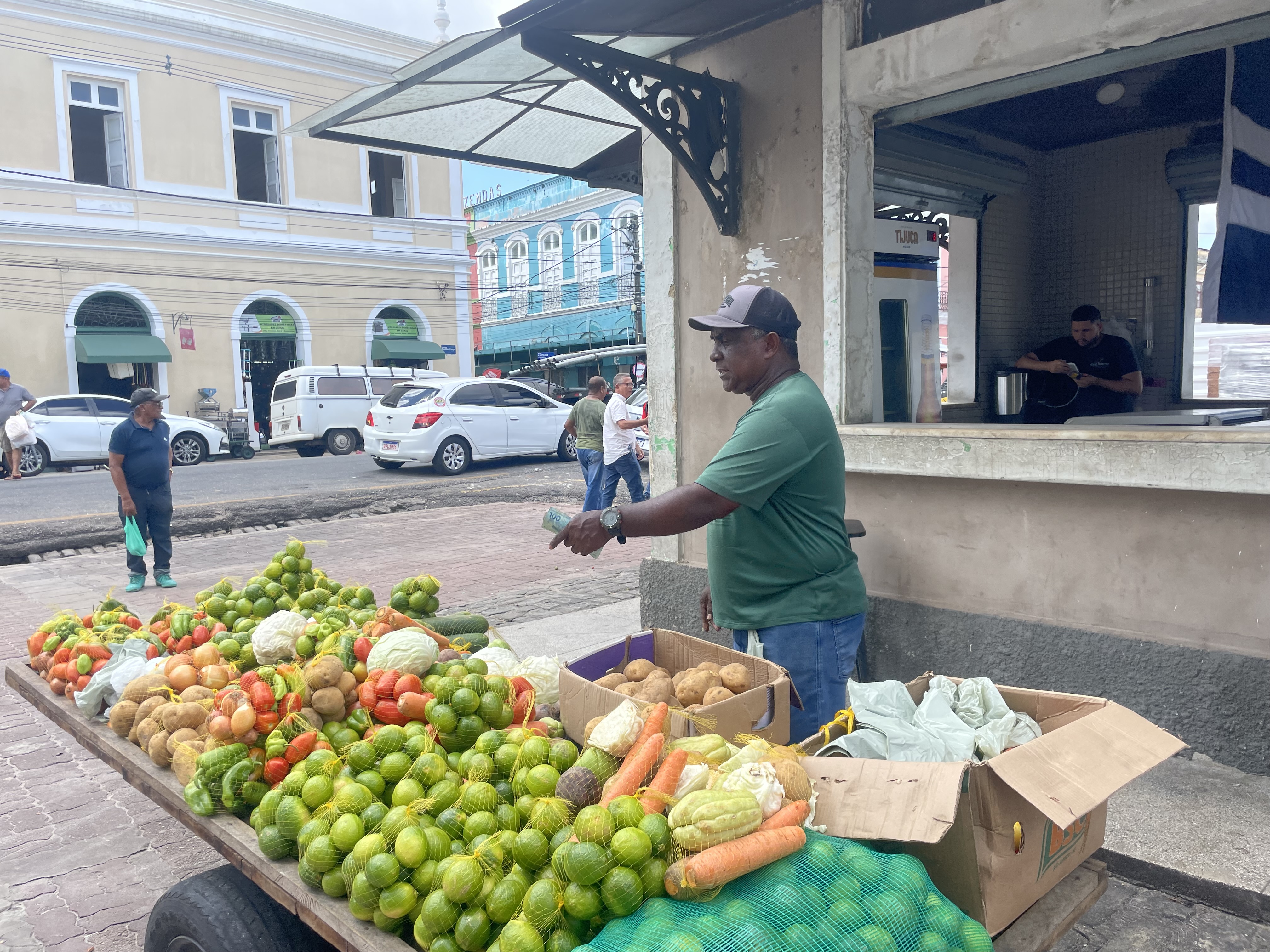 Ver-o-Peso celebra aniversário com reforço na limpeza e organização