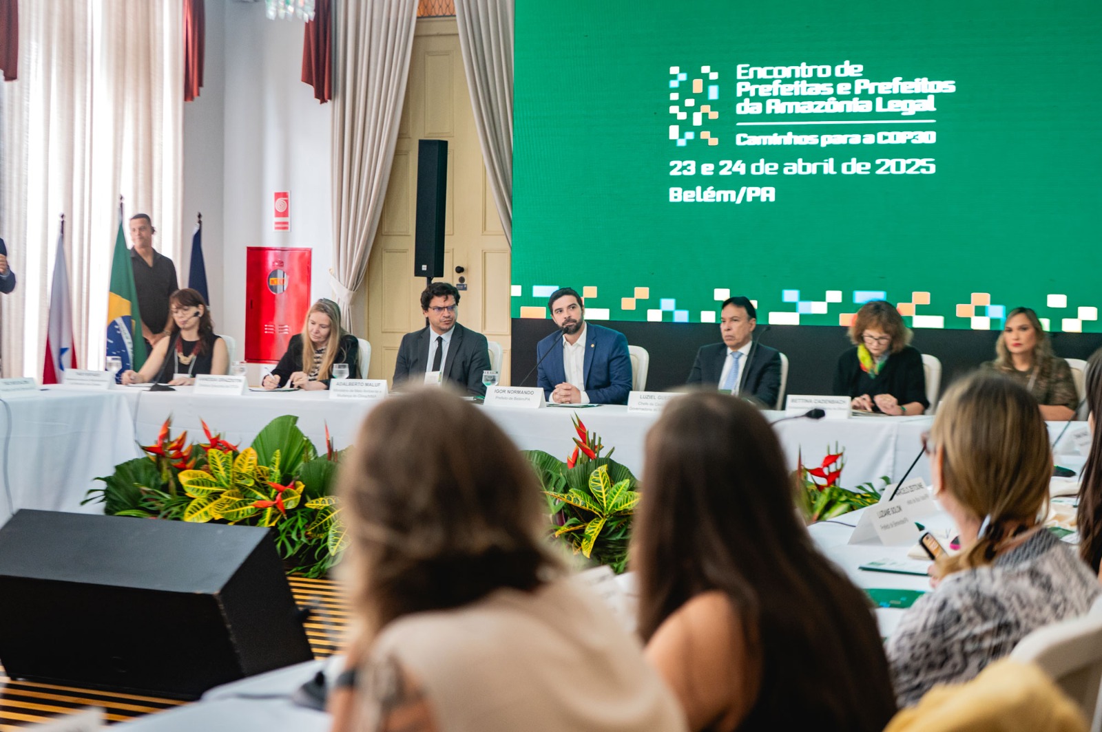 Prefeitos da Amazônia Legal debatem clima e COP 30 em Belém