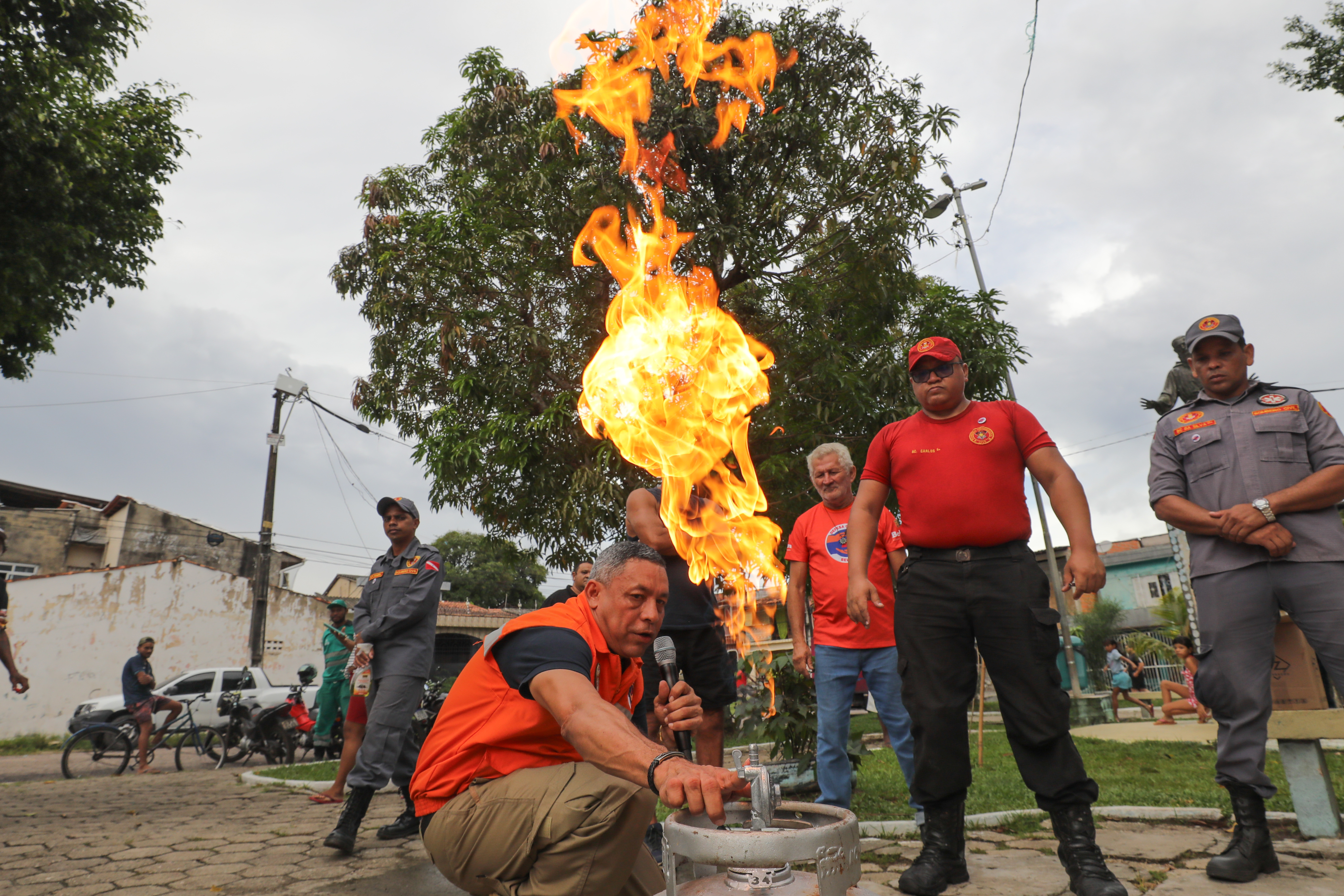 Defesa Civil leva prevenção e segurança aos bairros