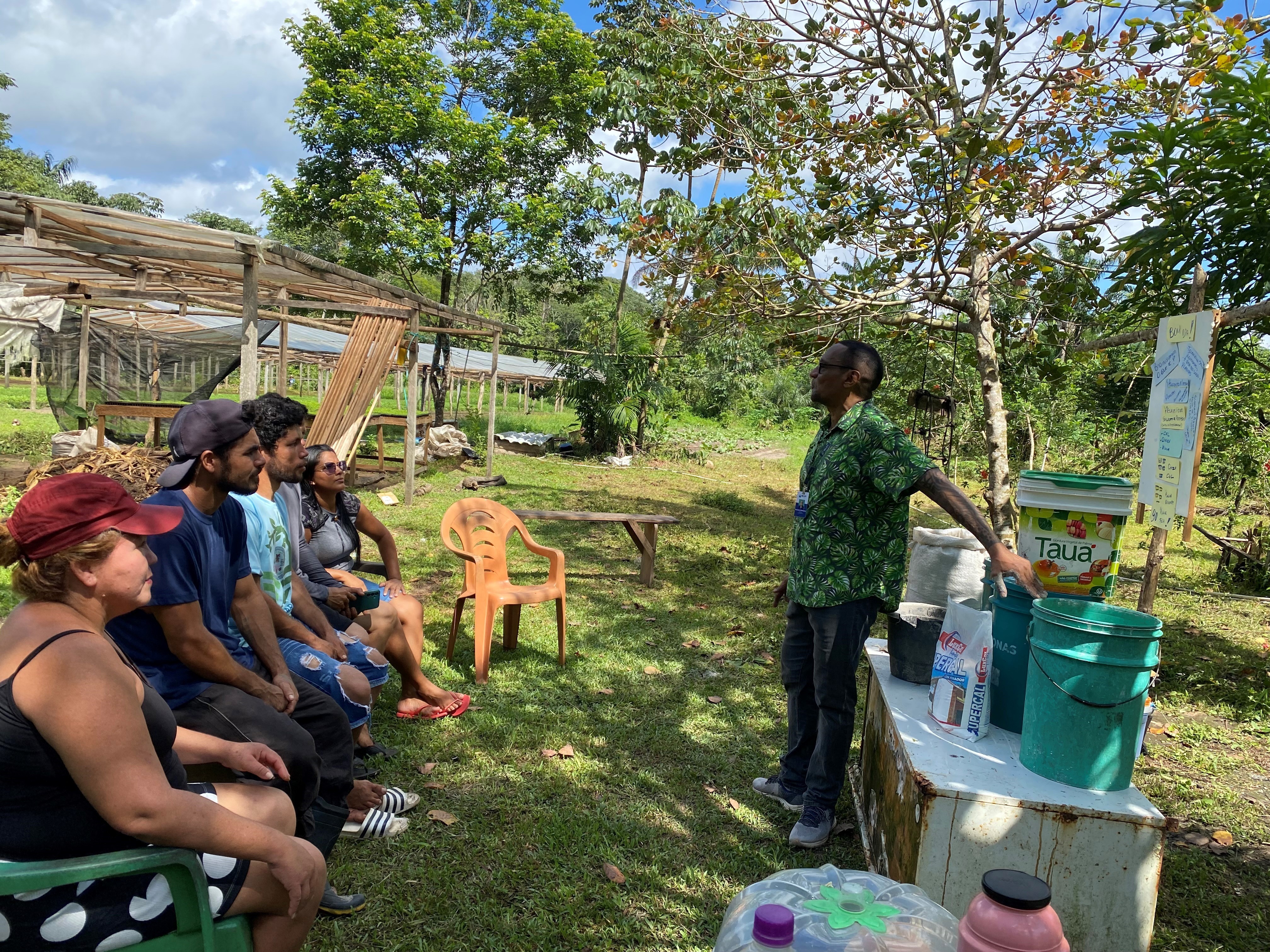 Oficina de bioinsumos beneficia agricultores de Mosqueiro