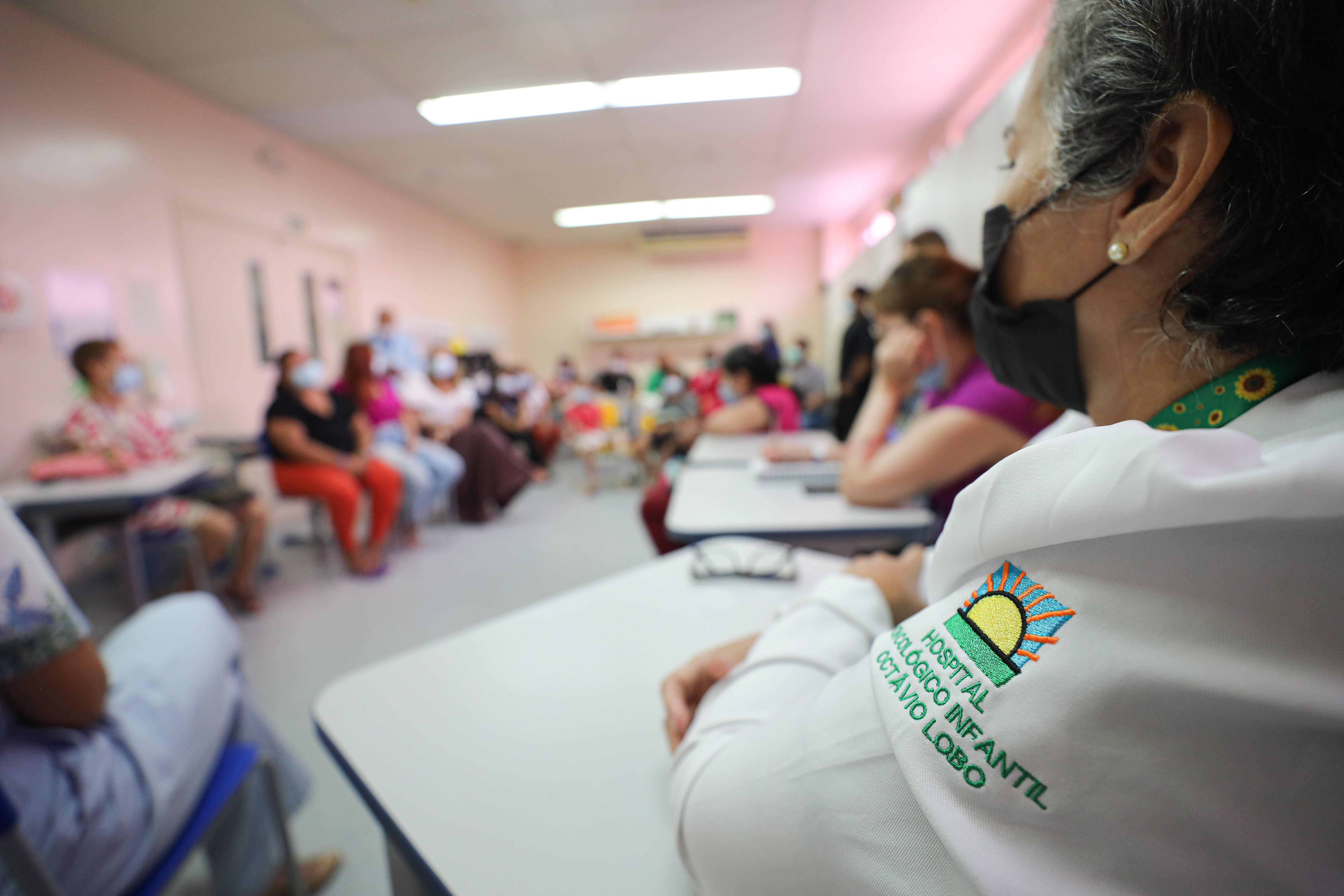Secretaria da Mulher promove palestra para mães em hospital oncológico