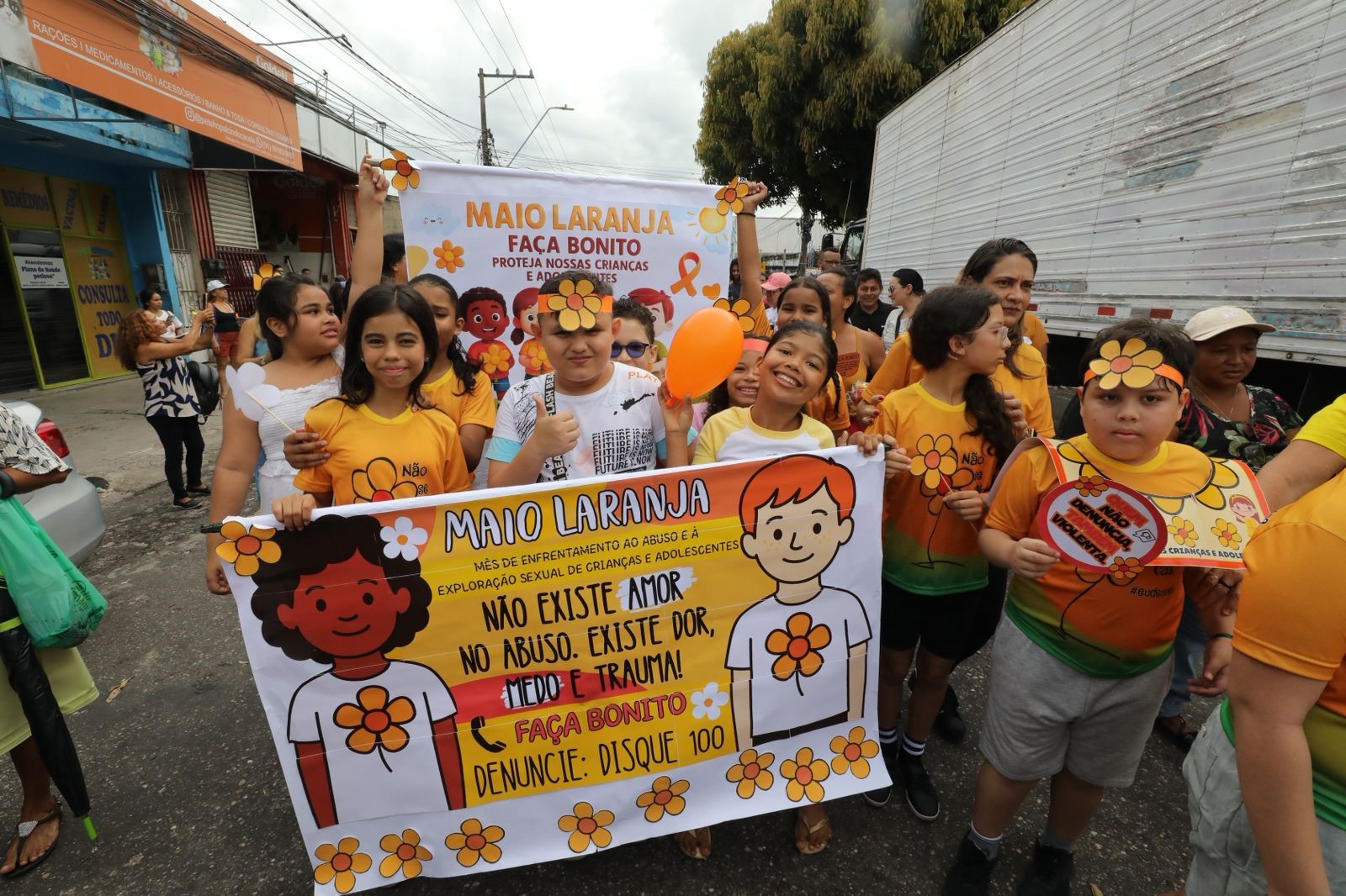 Caminhada contra violência sexual infantil mobiliza o bairro da Condor