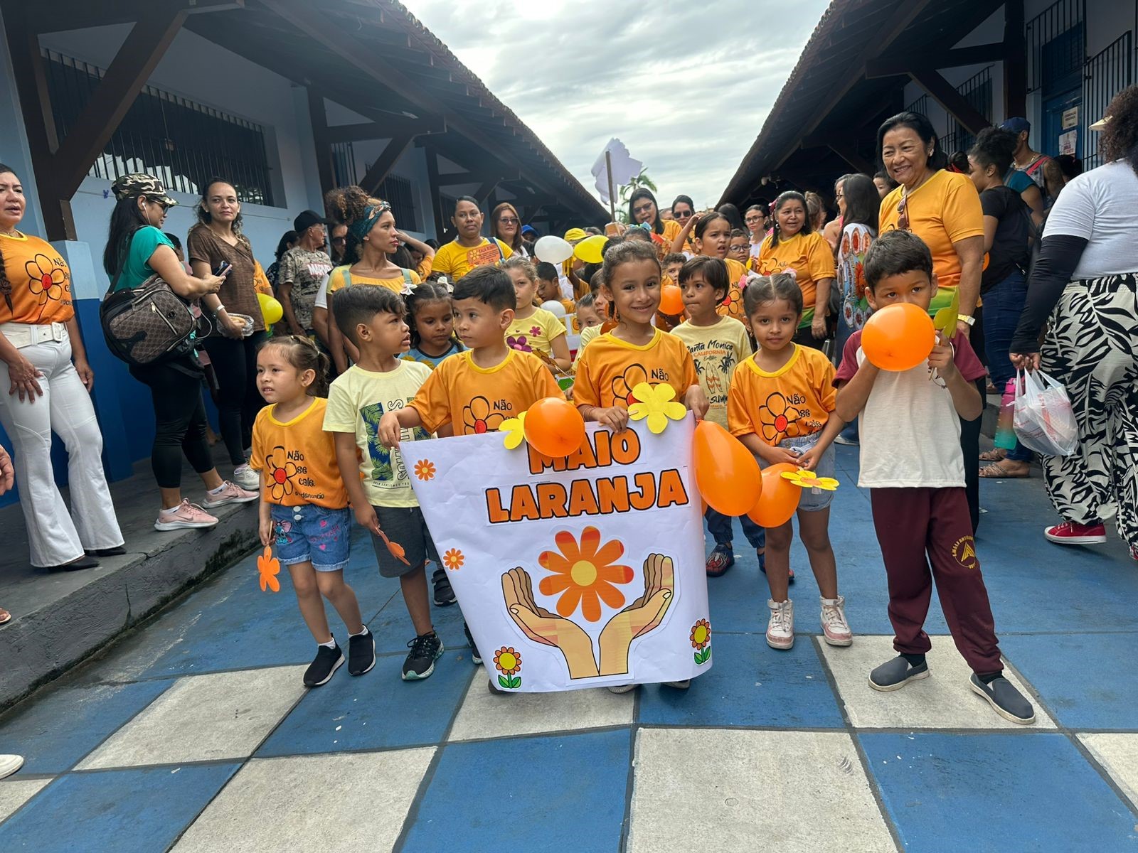Caminhada contra violência sexual infantil mobiliza o bairro da Condor