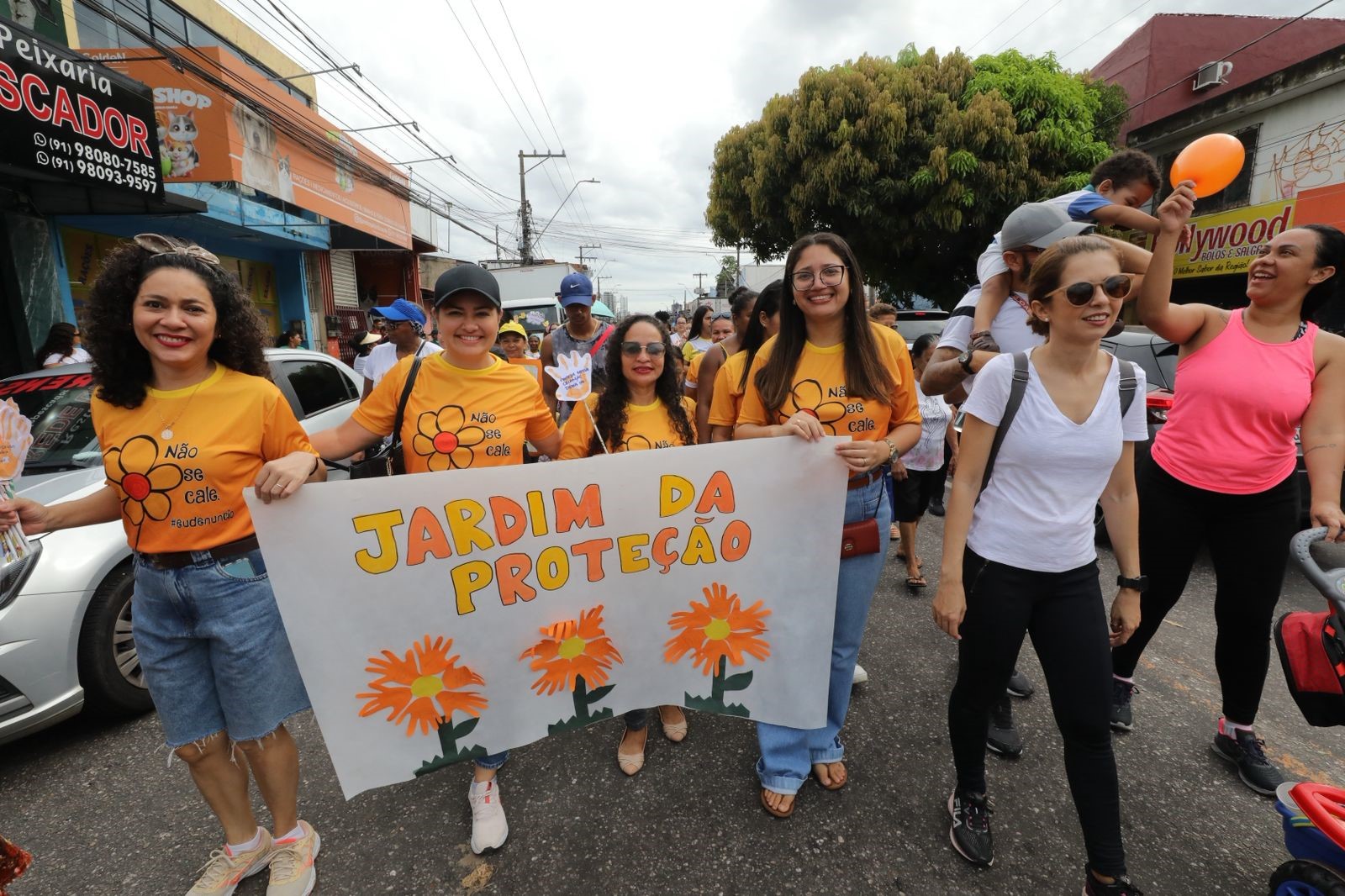 Caminhada contra violência sexual infantil mobiliza o bairro da Condor