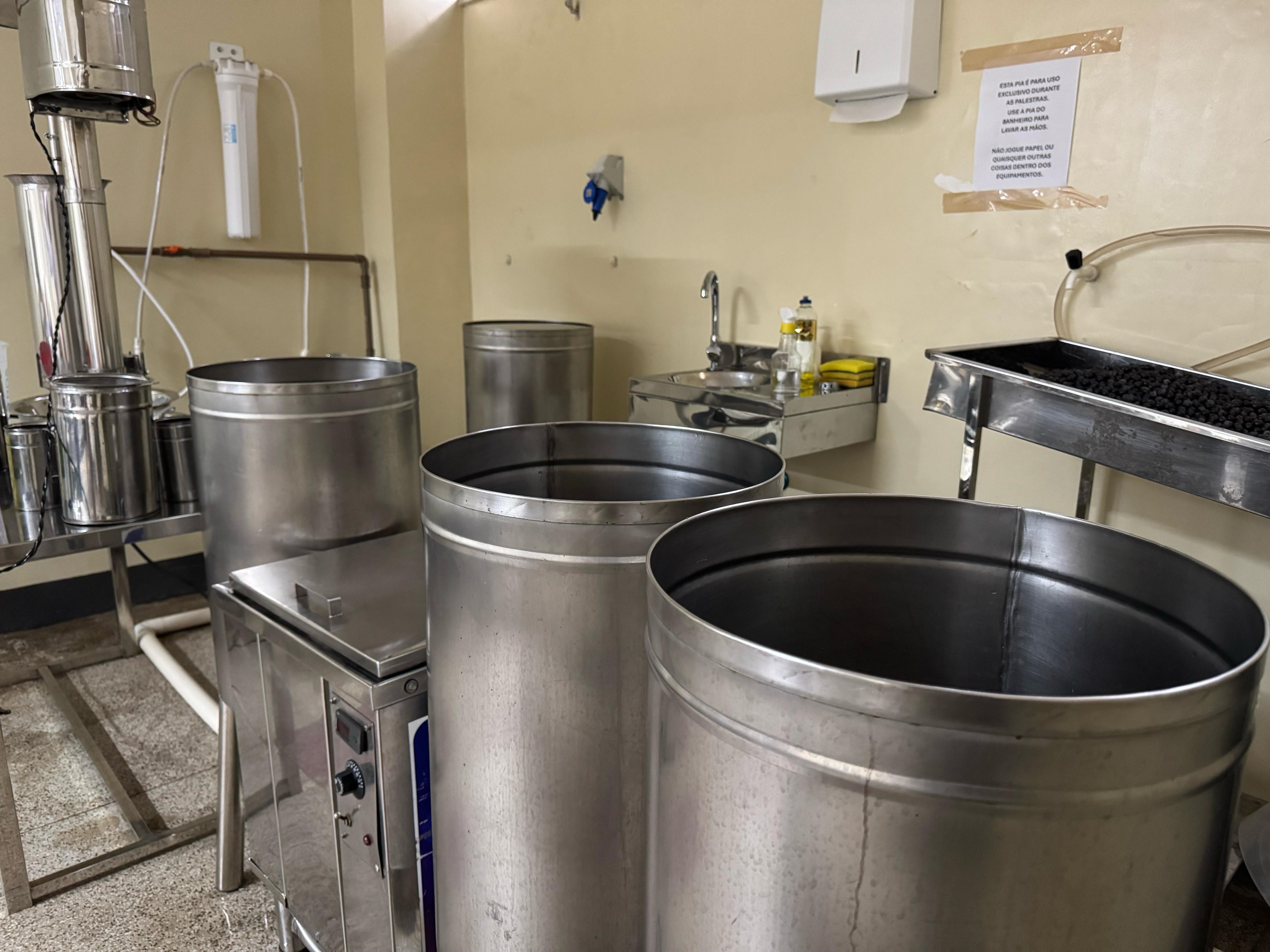 Batedores de açaí recebem dicas sobre práticas de higiene seguras