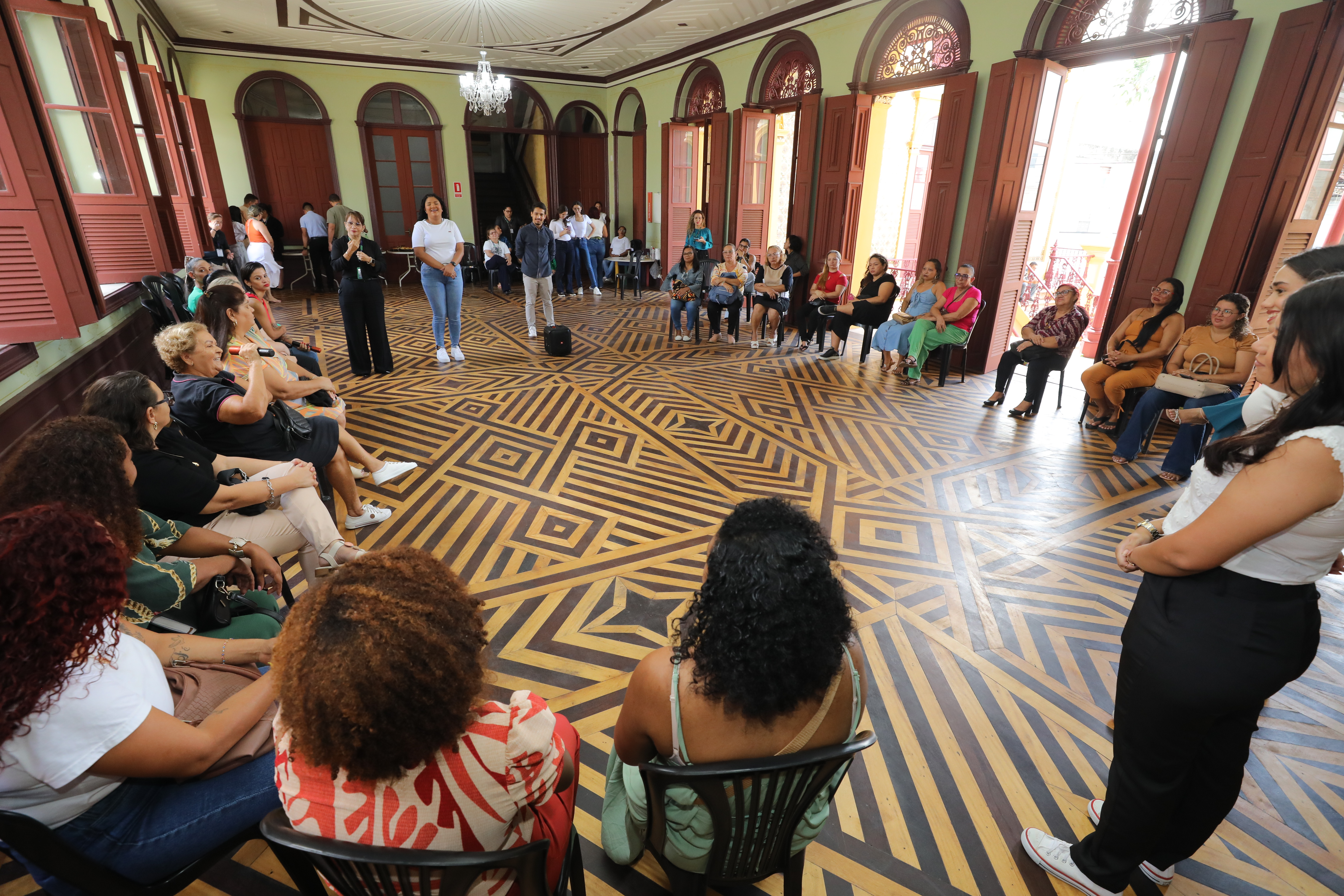 Prefeitura promove palestra sobre imagem pessoal e autocuidado