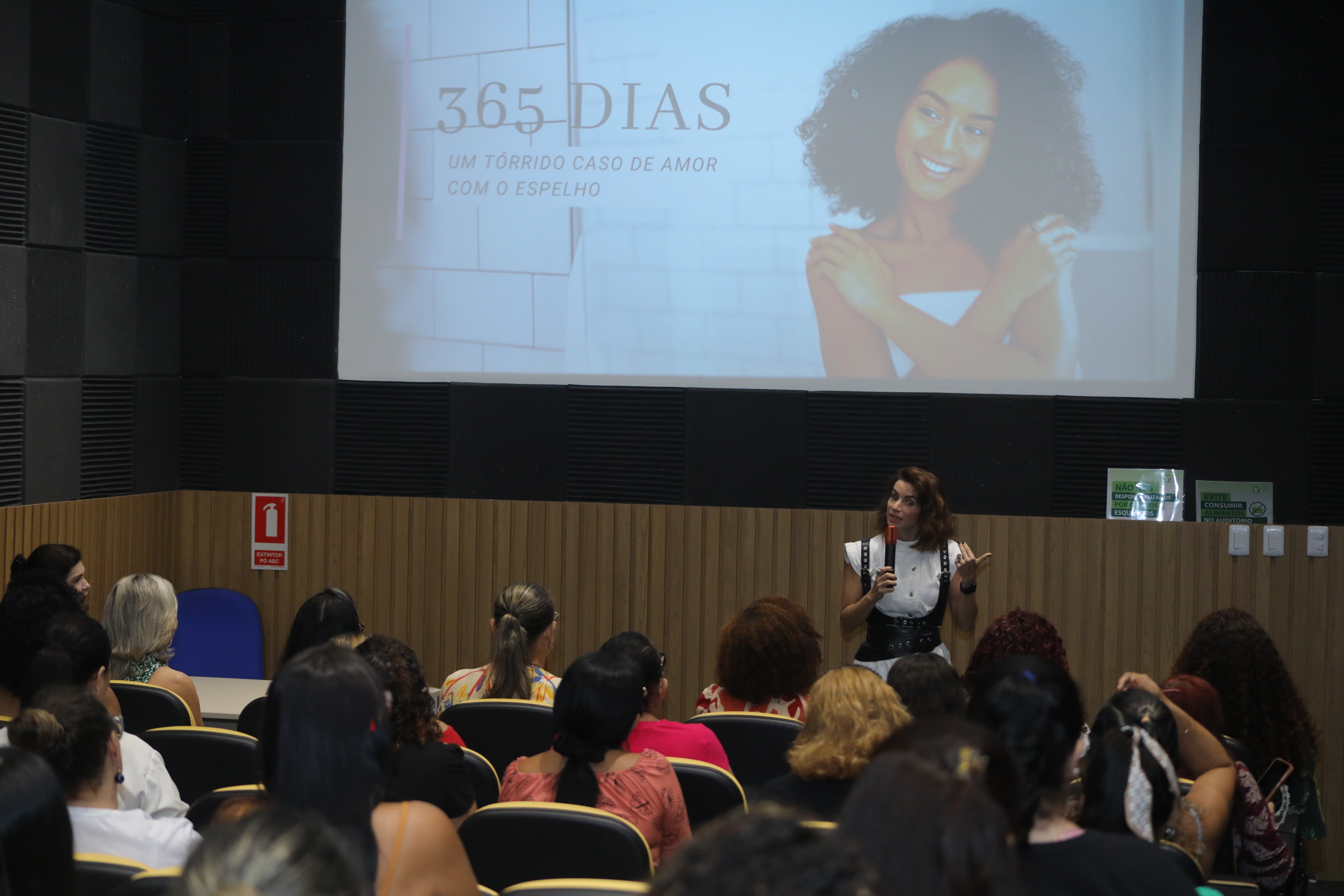 Prefeitura promove palestra sobre imagem pessoal e autocuidado