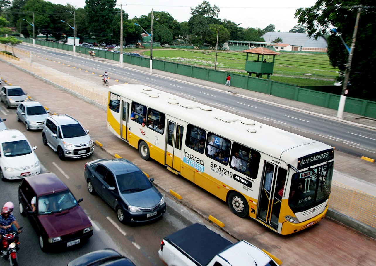 Linhas expressas agilizam o deslocamento de passageiros no eixo central da capital
