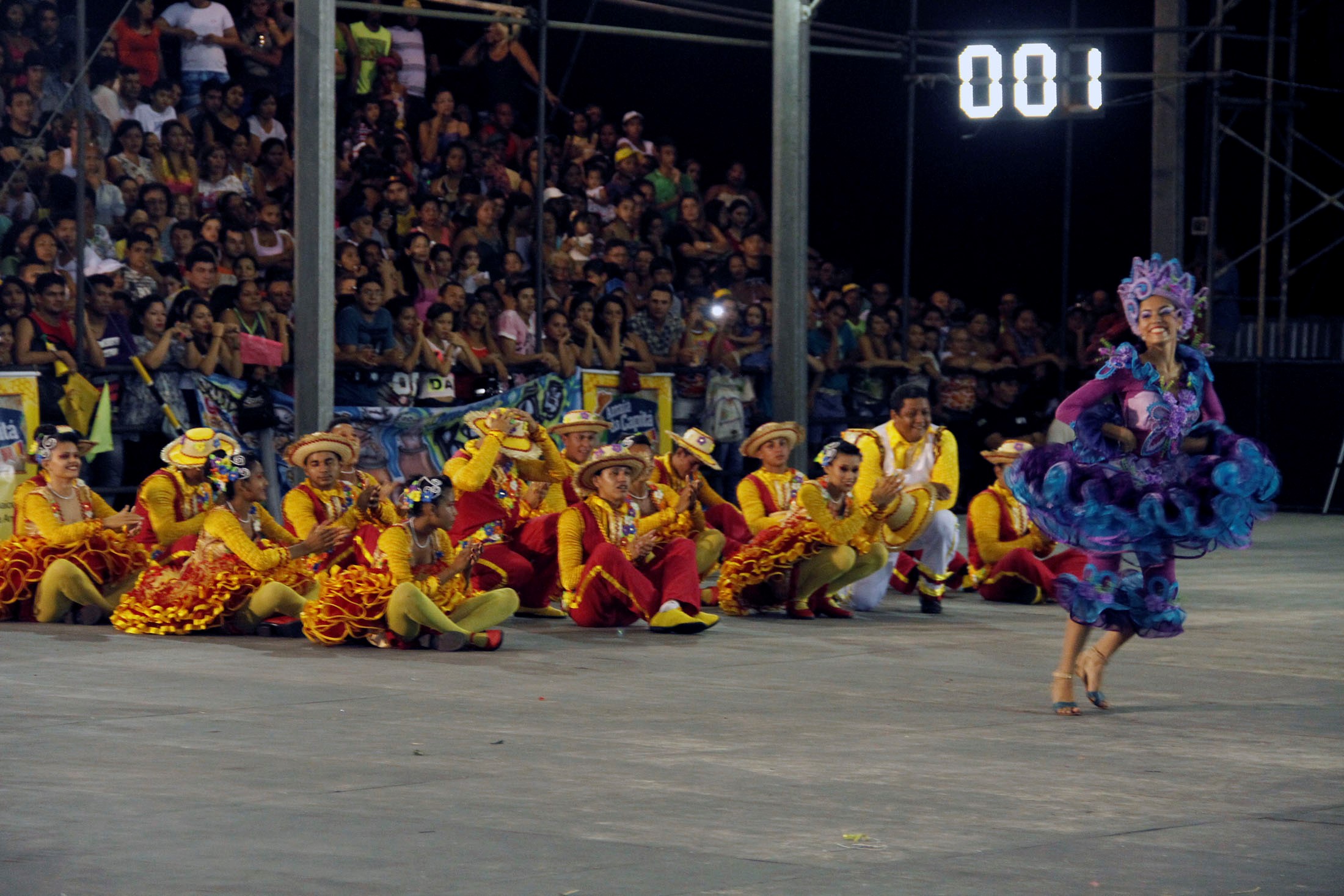Misses caipiras se destacam nas apresentações do Arraiá da Capitá
