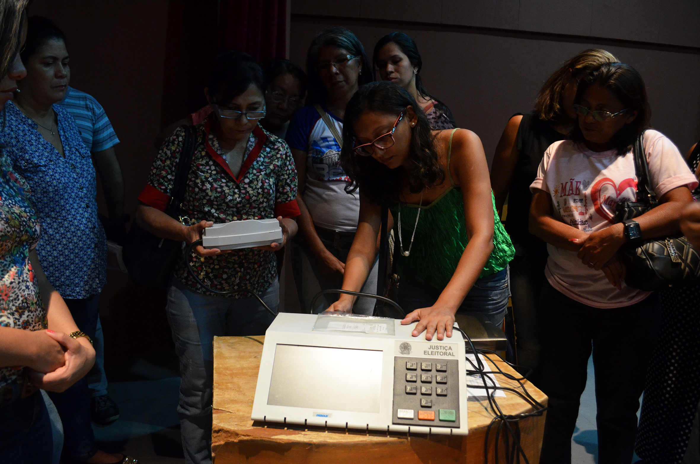 Mesários recebem treinamento para eleição de conselheiros tutelares no domingo, 4