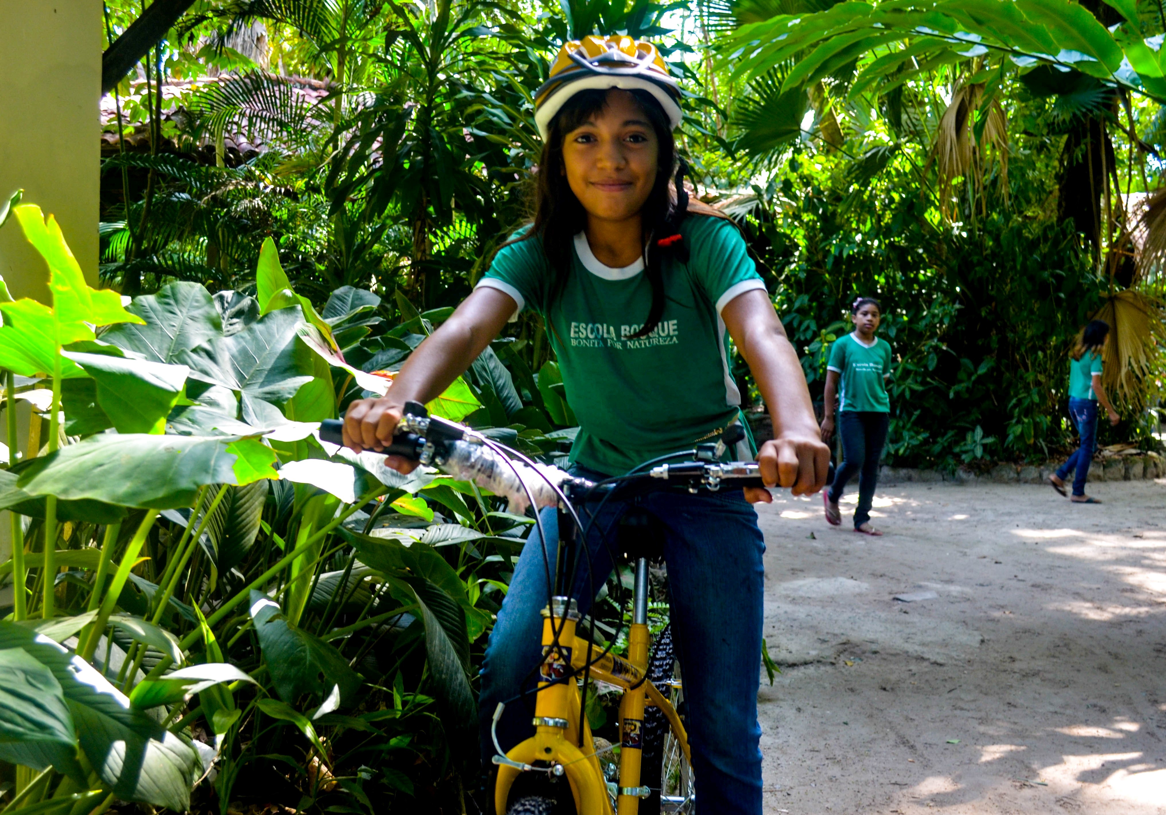 ‘Caminho da escola’ beneficia alunos da Escola Bosque, em Outeiro