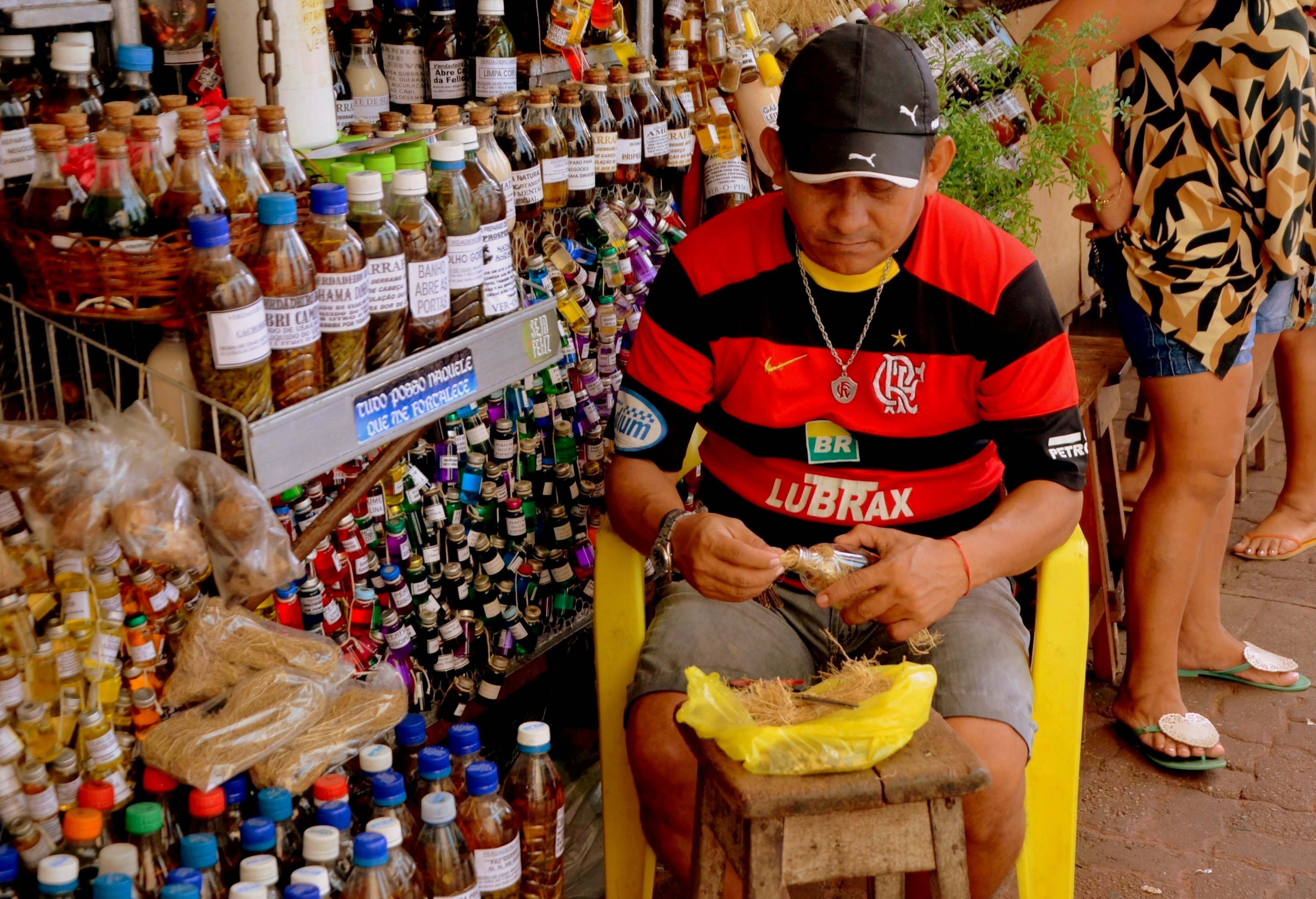 Aliando tradição e cultura, erveiras do ver-o-peso dão dicas para a entrada de ano