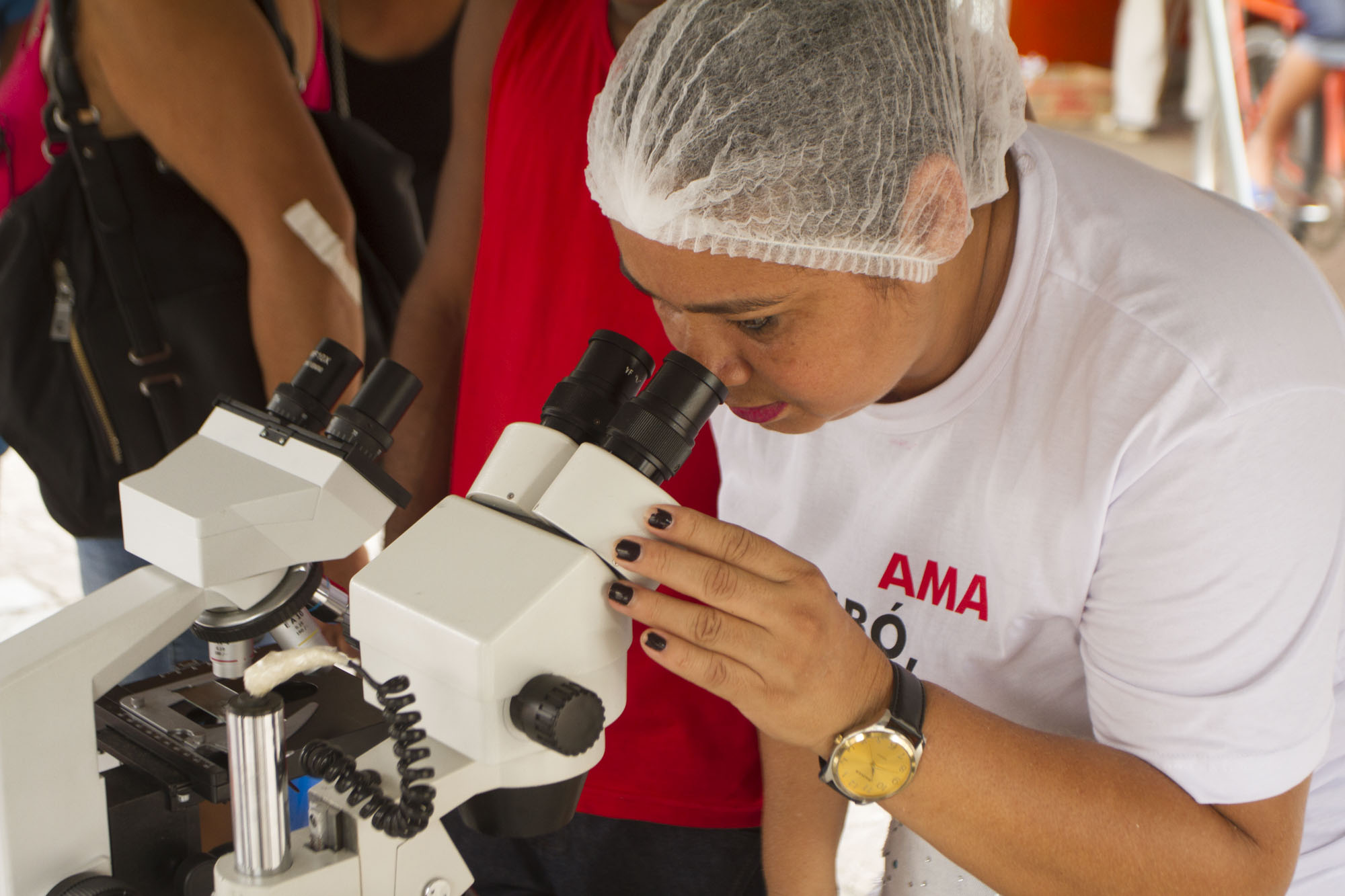 Ação preventiva orienta trabalhadores no mercado do Ver-o-Peso