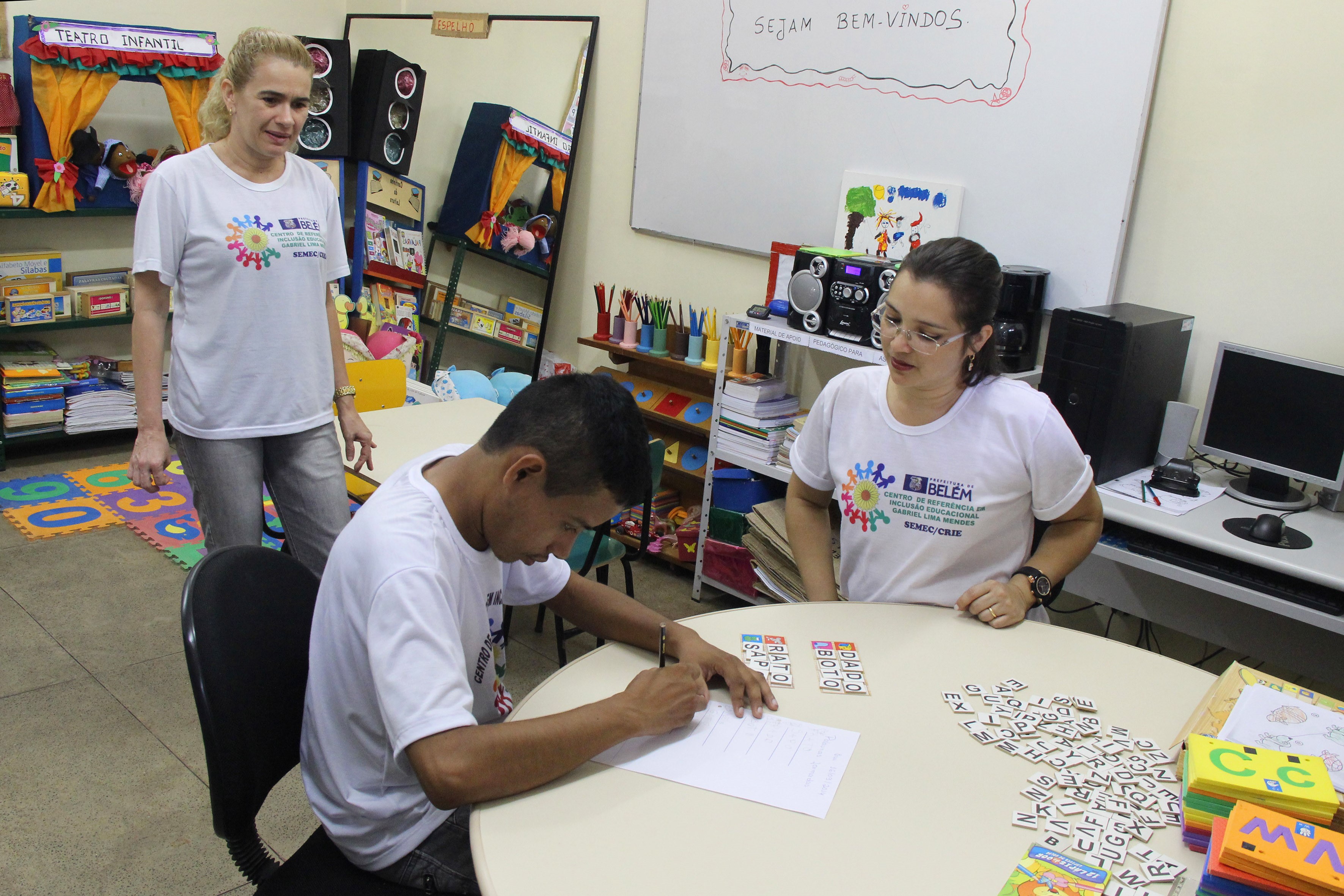 Número de alunos com deficiência quadruplica na rede municipal