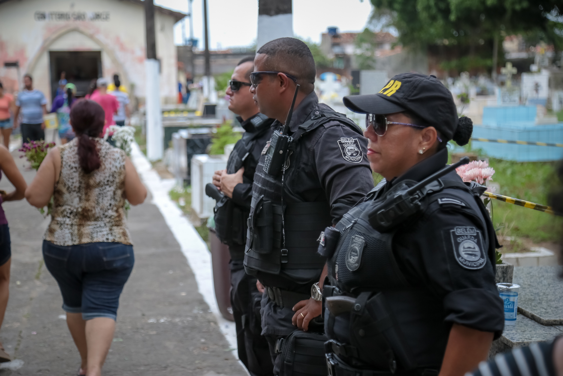 Cemitérios registram intensa visitação neste domingo, 8, Dia das Mães