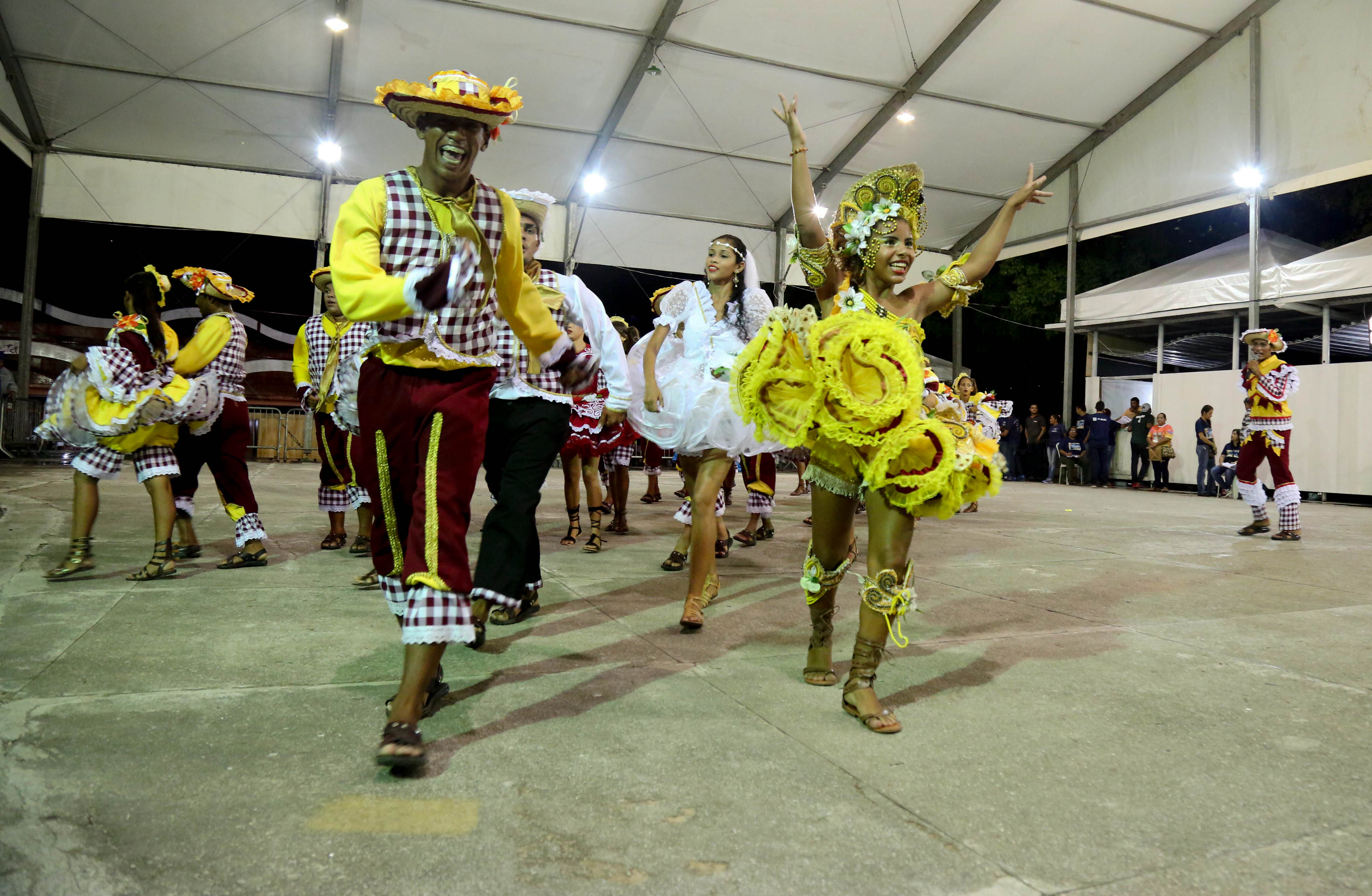 Concurso de quadrilhas juninas é a grande atração no maior São João da Amazônia