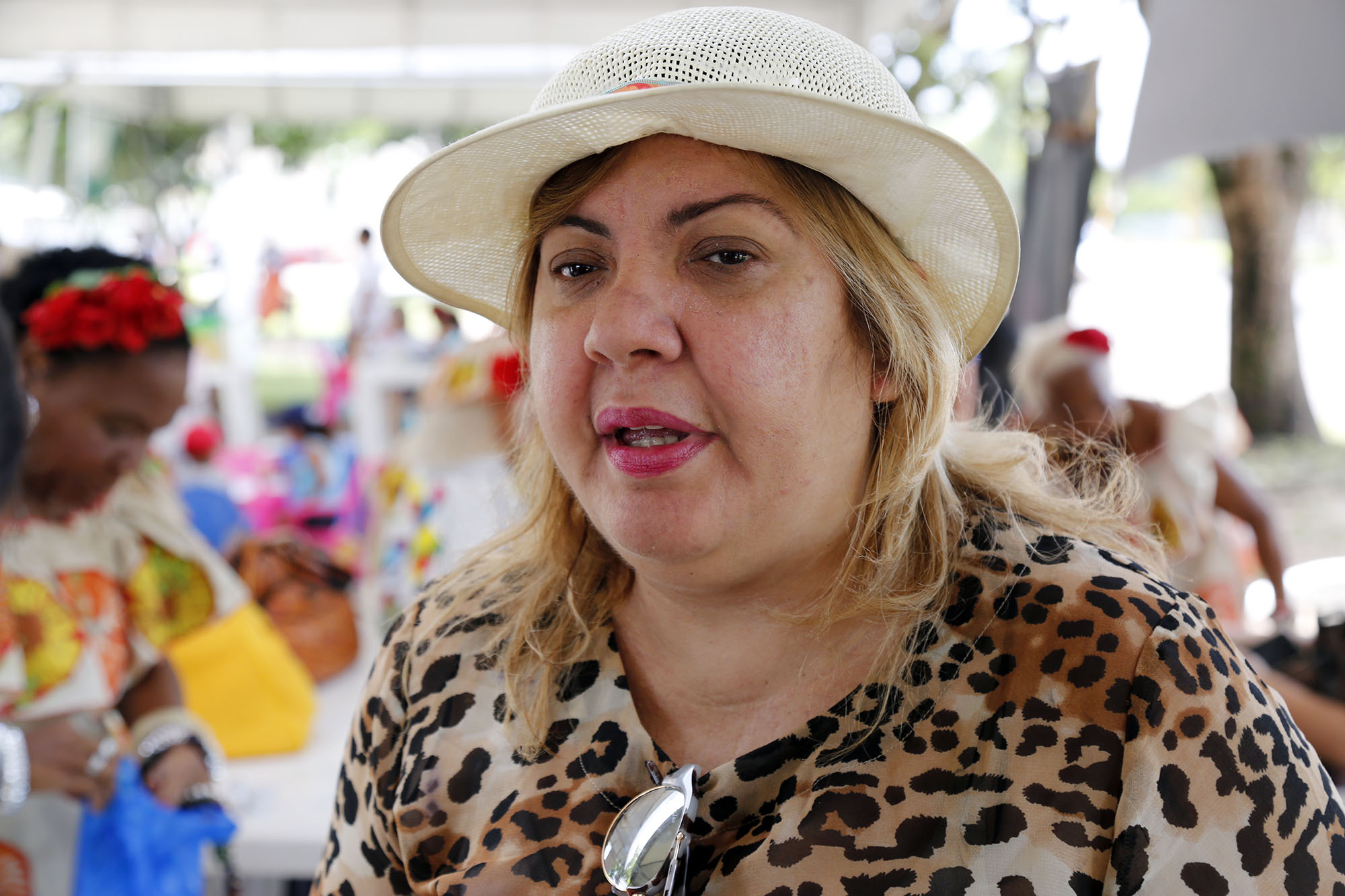 Parceria entre Prefeitura de Belém e espaço que abriga animais leva Feira de Adoção à praça do Marex