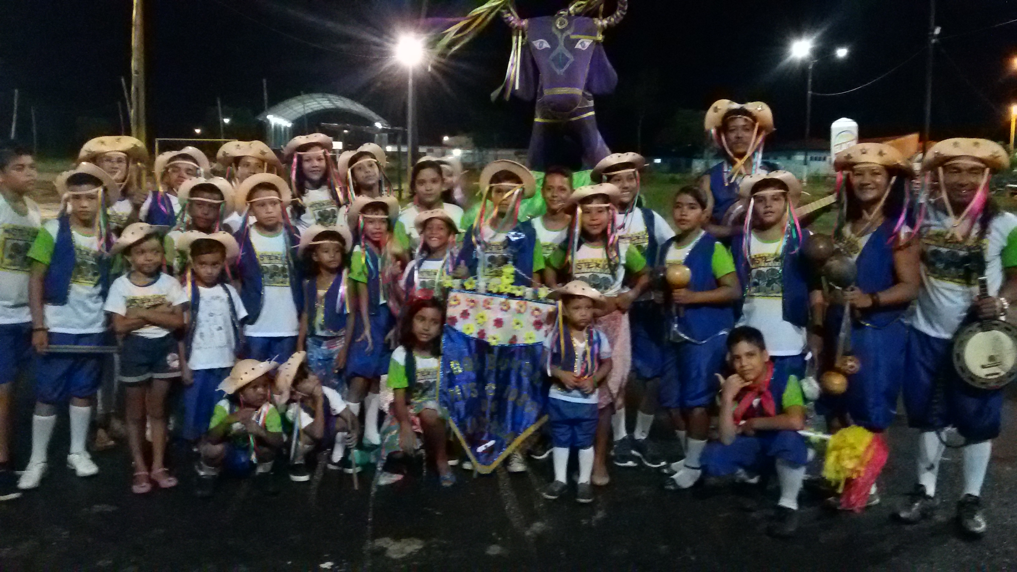 Boi Bumbá e show musical encerram festejos juninos em Outeiro 