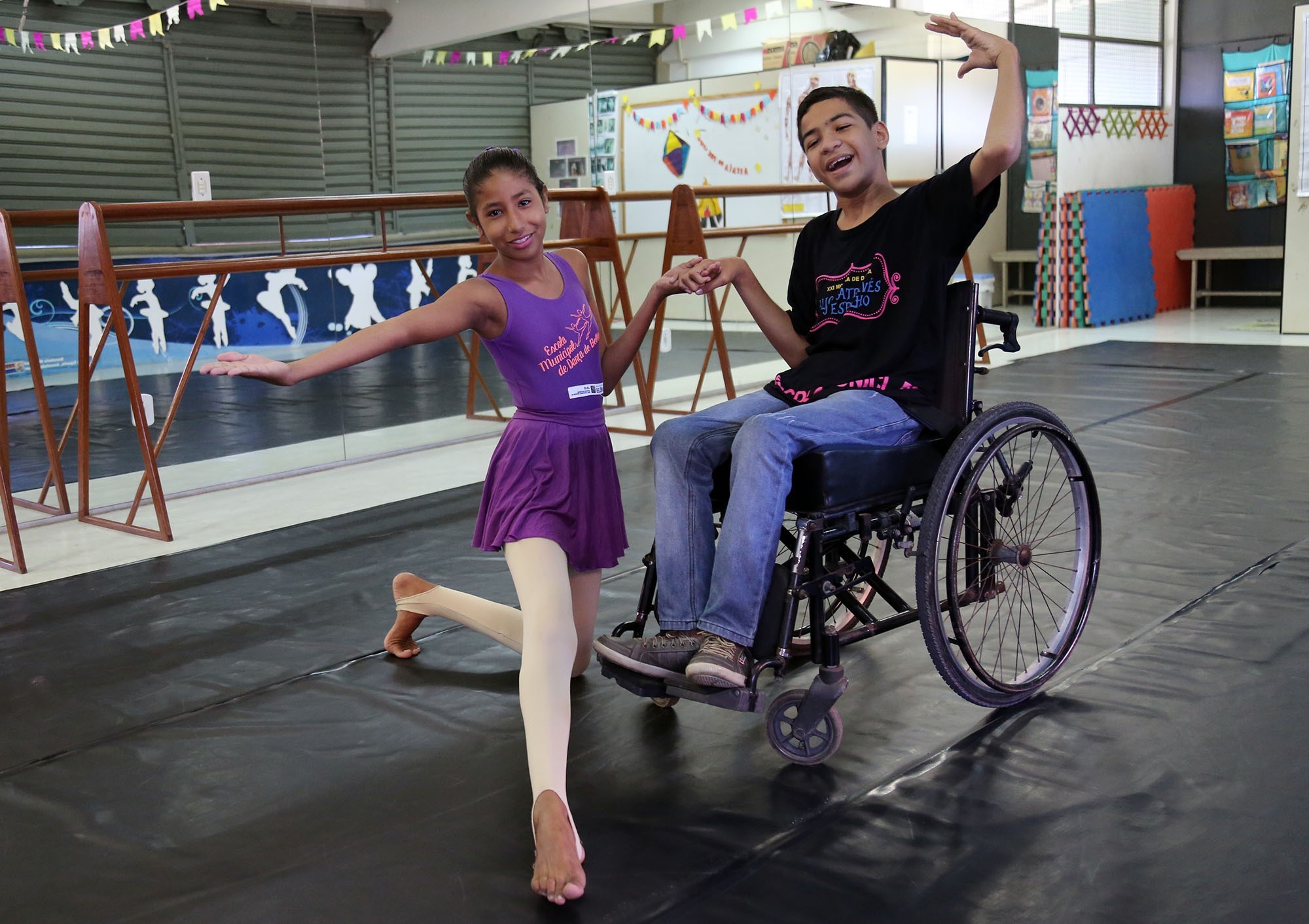 Escola Municipal de Dança promove arte e novas perspectivas de vida às crianças e adolescentes