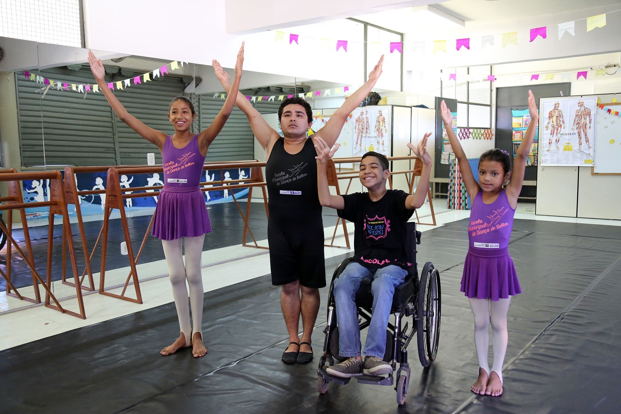 Escola Municipal de Dança promove arte e novas perspectivas de vida às crianças e adolescentes