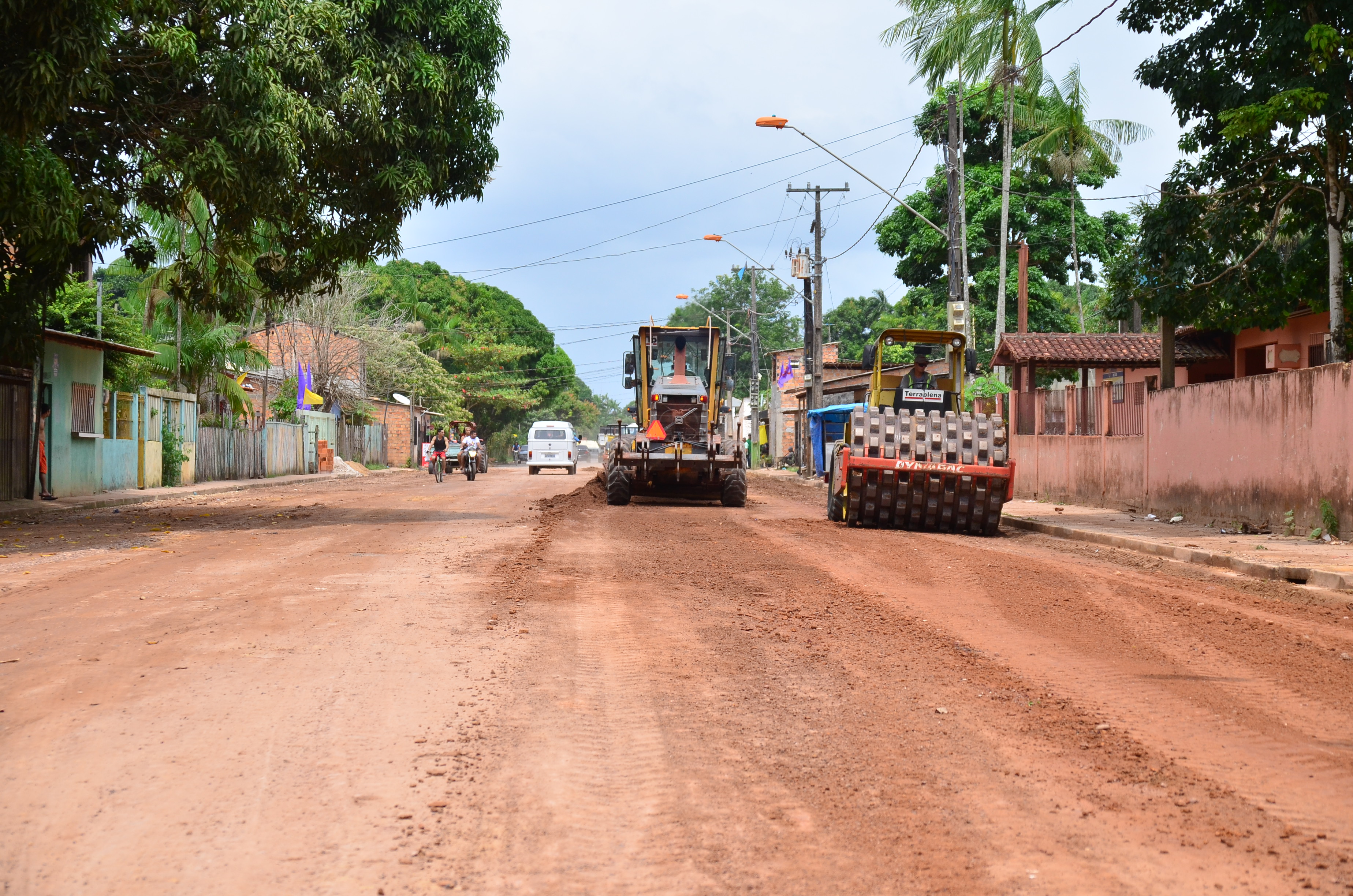 Rua das Orquídeas, no distrito de Outeiro, recebe pavimentação