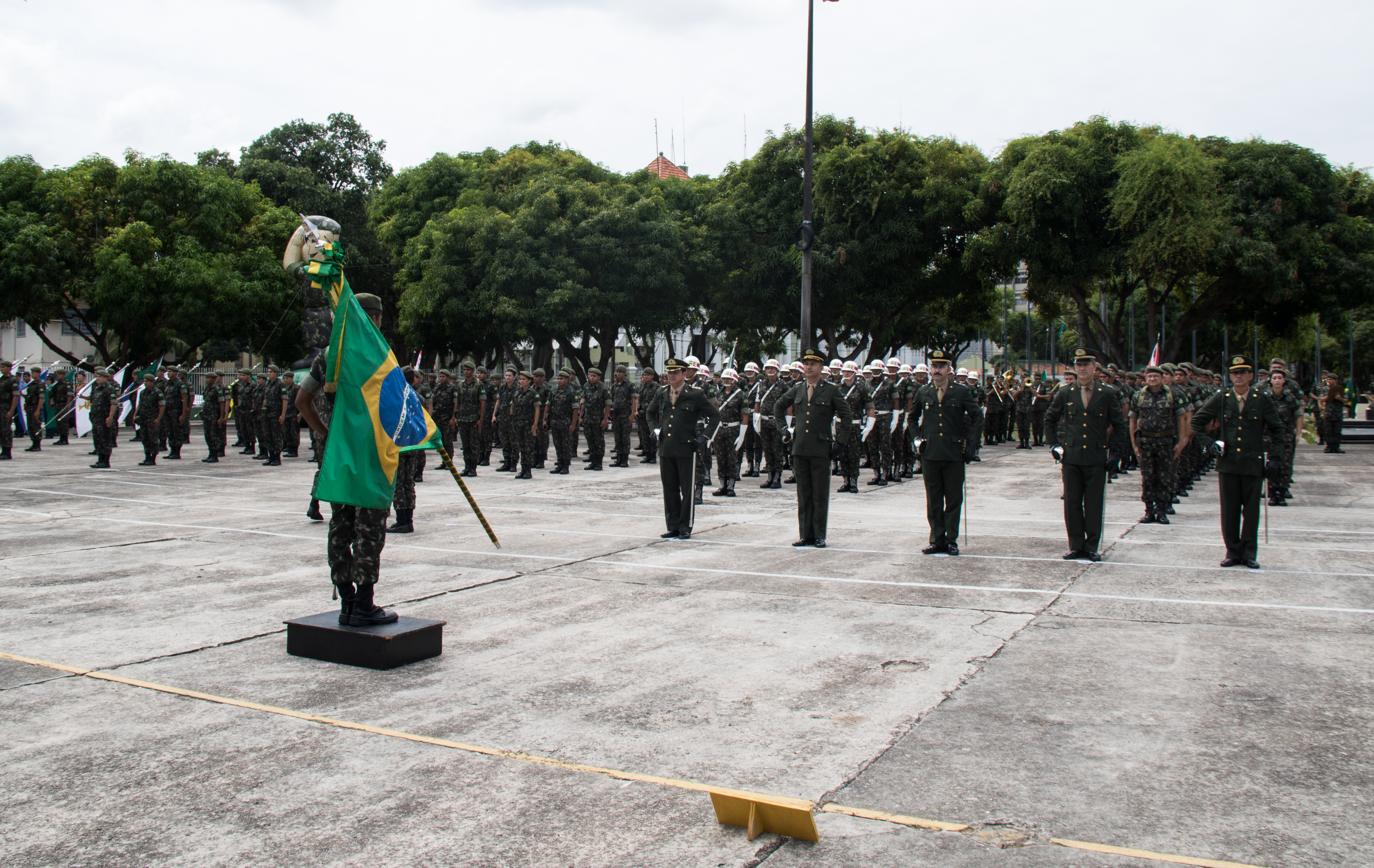 Guarda Municipal participa de cerimônia em alusão ao Dia da Bandeira