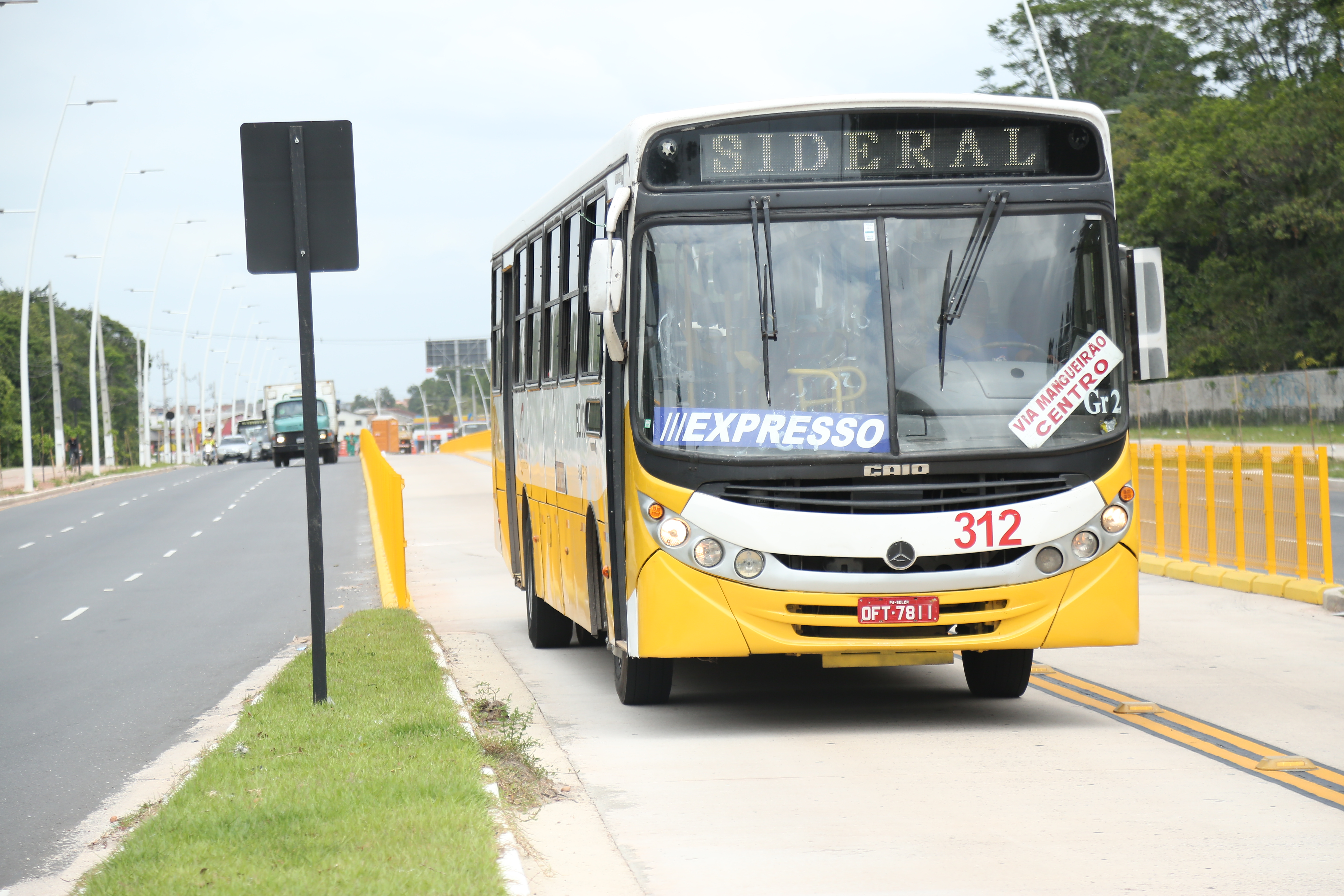 Grades de isolamento da canaleta do BRT serão recolocadas