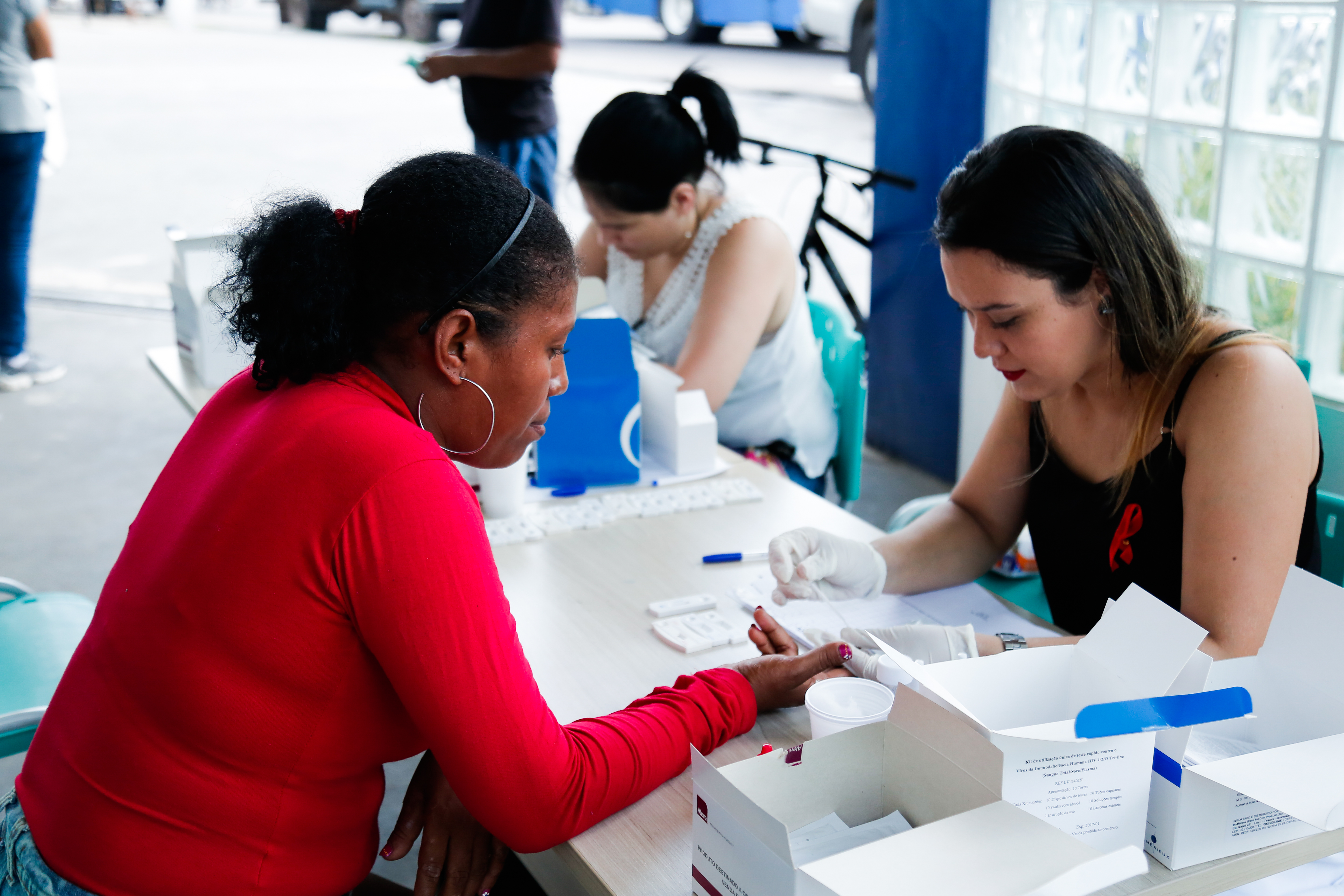 Dia Mundial de Luta contra a Aids é comemorado com testagens rápidas e ações educativas 