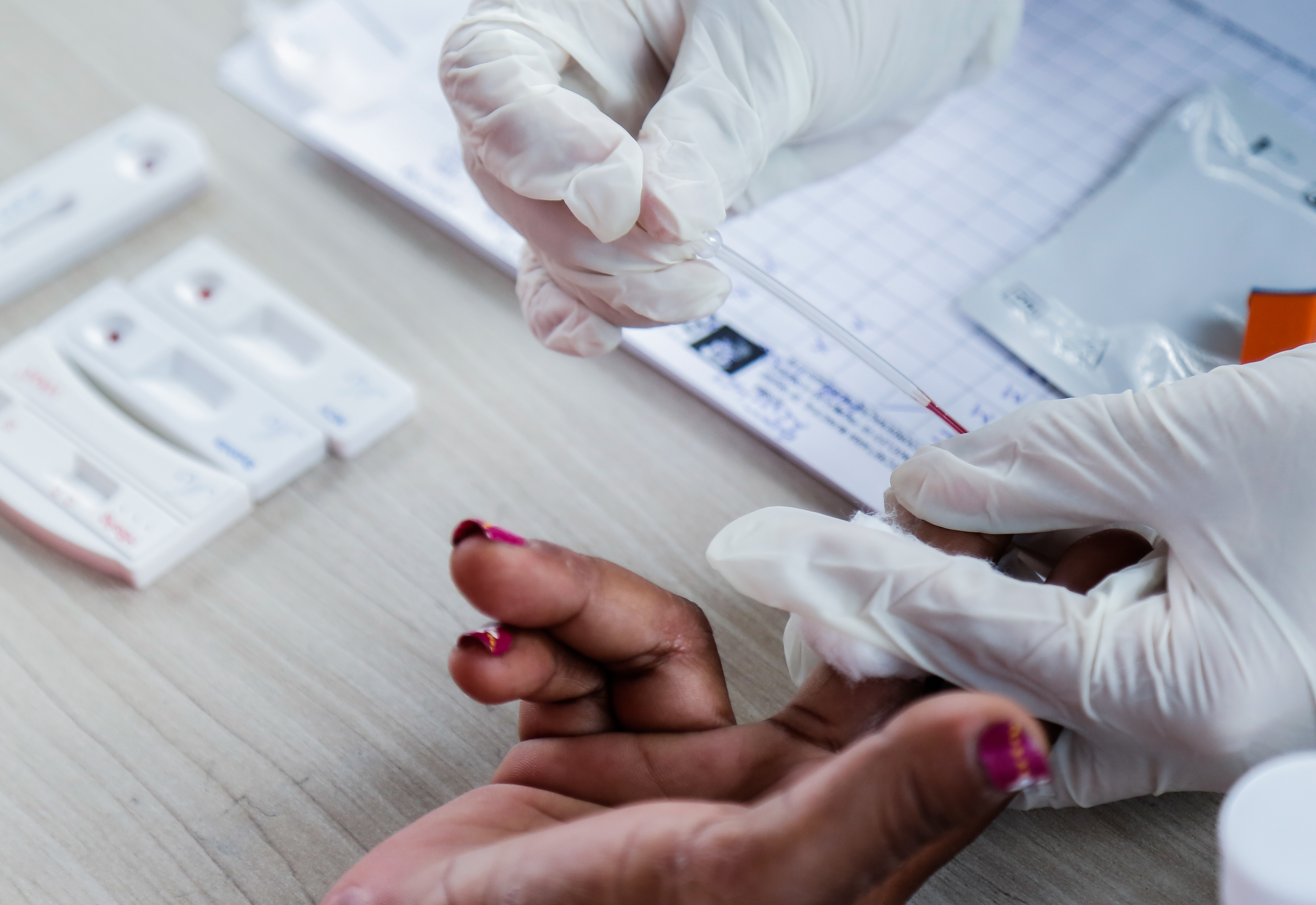 Dia Mundial de Luta contra a Aids é comemorado com testagens rápidas e ações educativas 